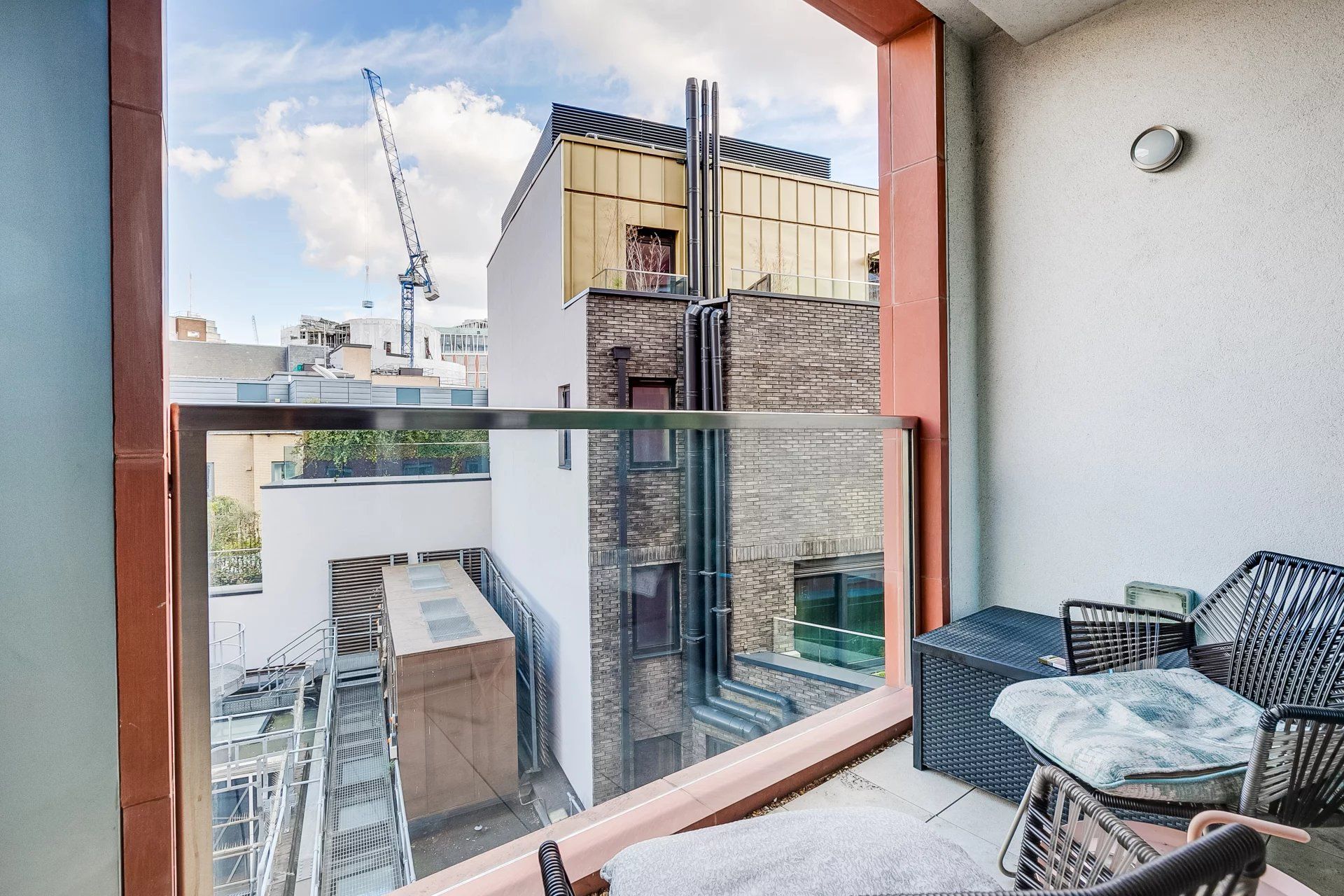 Appartement contemporain avec balcon TEST