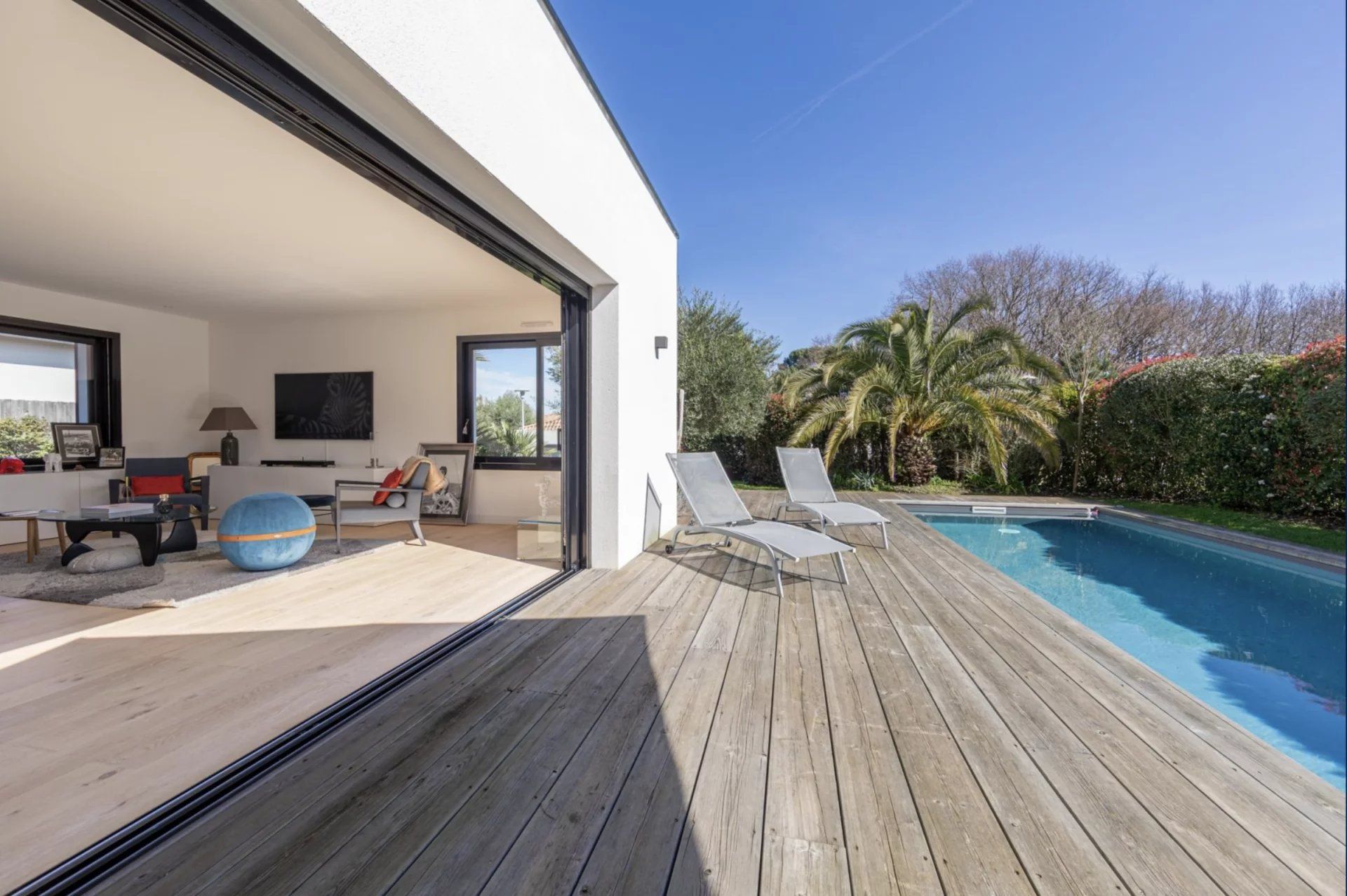 LA TESTE DE BUCH – Élégante Villa Contemporaine, un Bijou Architectural