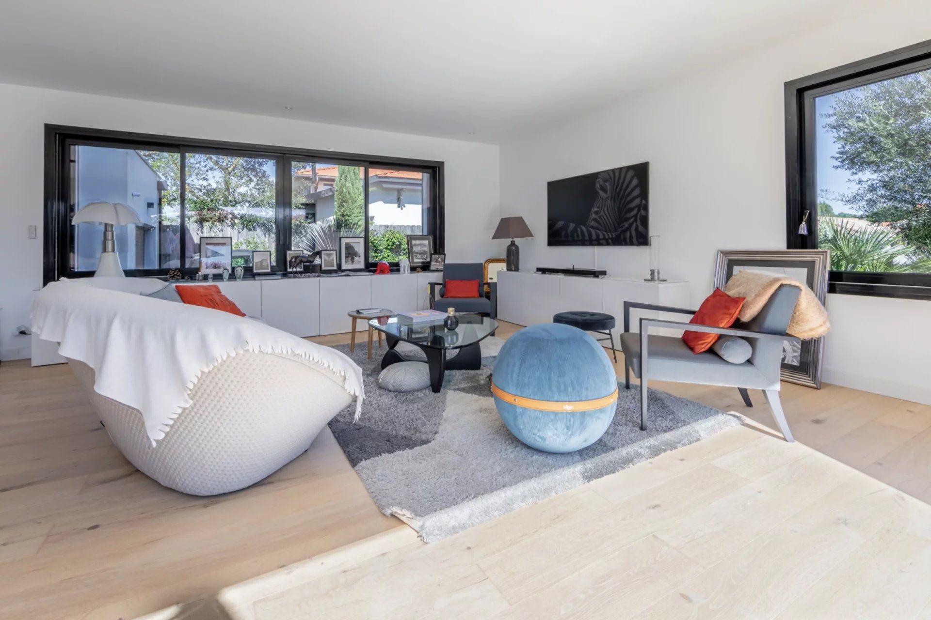 LA TESTE DE BUCH – Élégante Villa Contemporaine, un Bijou Architectural