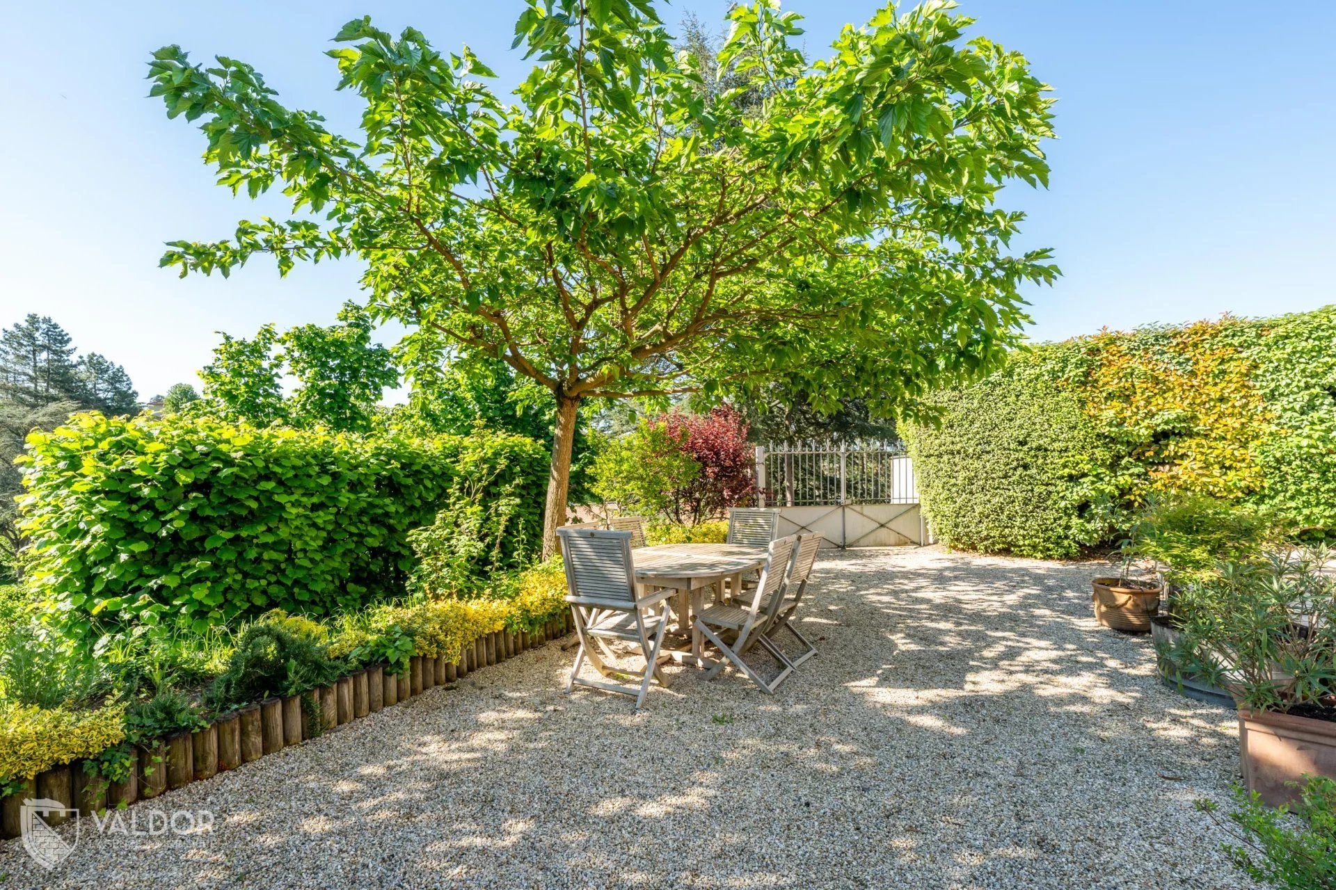 Maison de caractère en Pierre - DARDILLY LE HAUT - 195m2 - 5 chambres