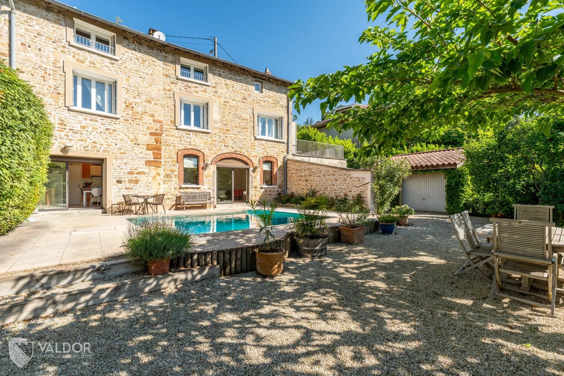 Maison de caractère en Pierre - DARDILLY LE HAUT - 195m2 - 5 chambres