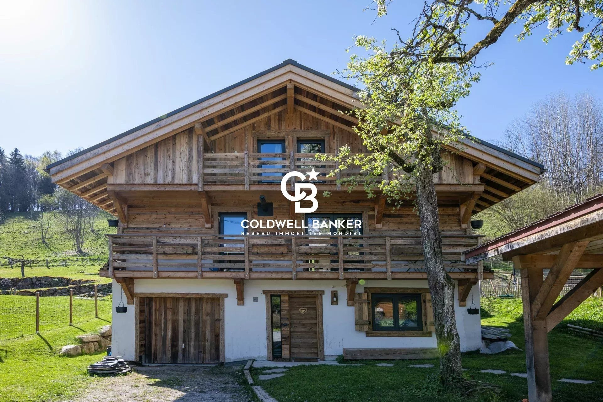 Saint-Gervais - Chalet récent de 155m² avec 4 chambres et 1 bureau sur la commune de Saint-Gervais Mont-Blanc