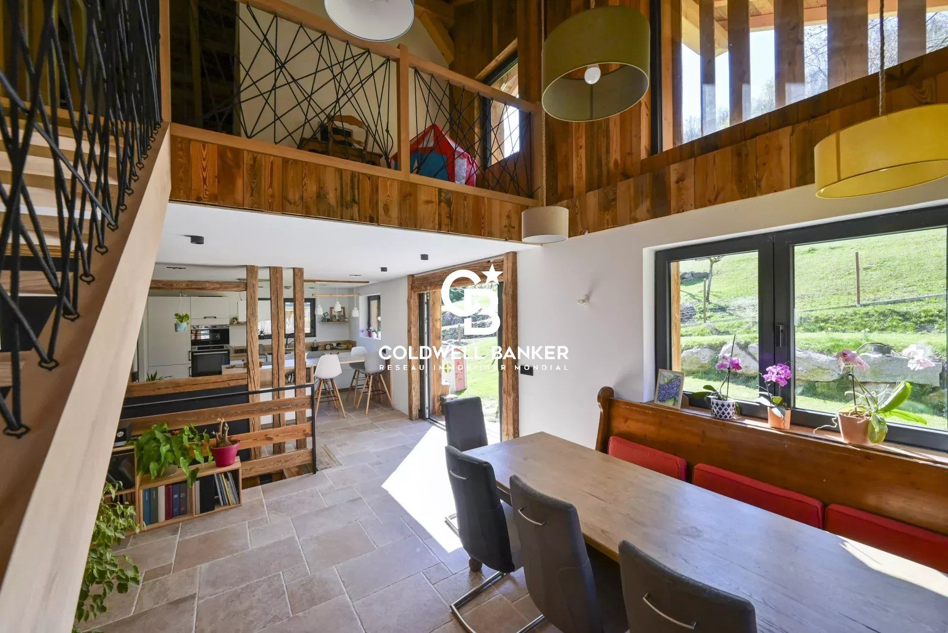 Saint-Gervais - Chalet récent de 155m² avec 4 chambres et 1 bureau sur la commune de Saint-Gervais Mont-Blanc