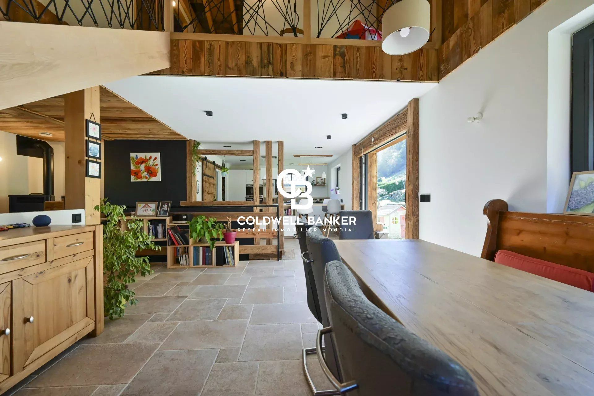 Saint-Gervais - Chalet récent de 155m² avec 4 chambres et 1 bureau sur la commune de Saint-Gervais Mont-Blanc