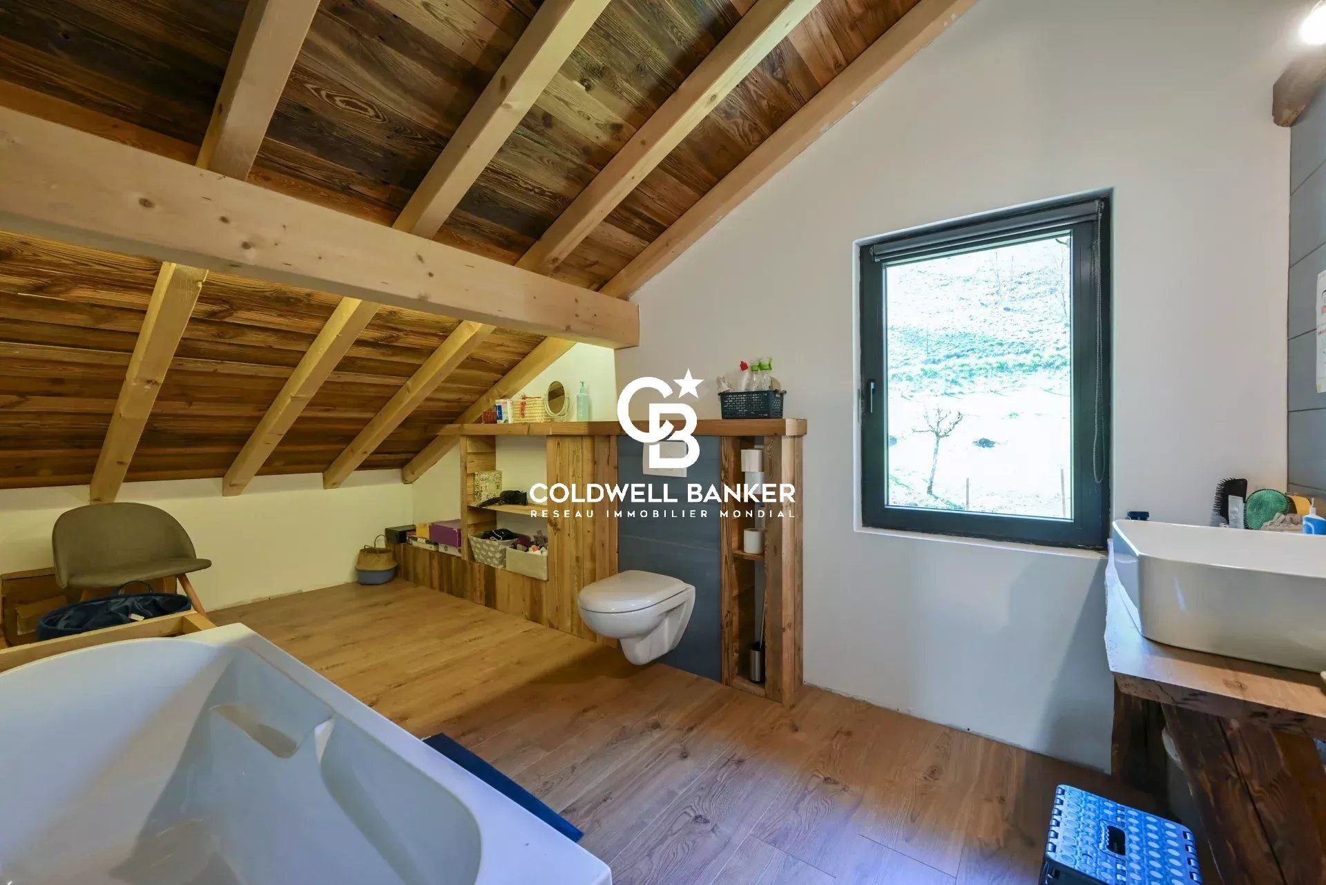 Saint-Gervais - Chalet récent de 155m² avec 4 chambres et 1 bureau sur la commune de Saint-Gervais Mont-Blanc