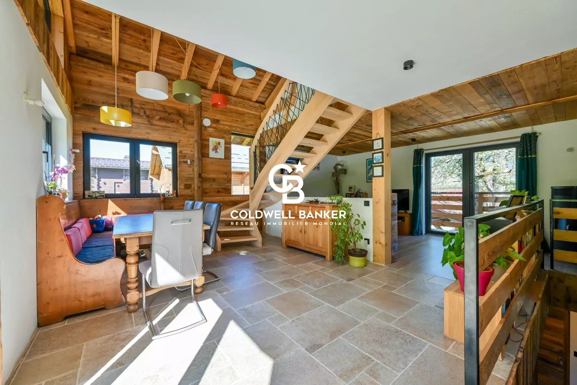 Saint-Gervais - Chalet récent de 155m² avec 4 chambres et 1 bureau sur la commune de Saint-Gervais Mont-Blanc