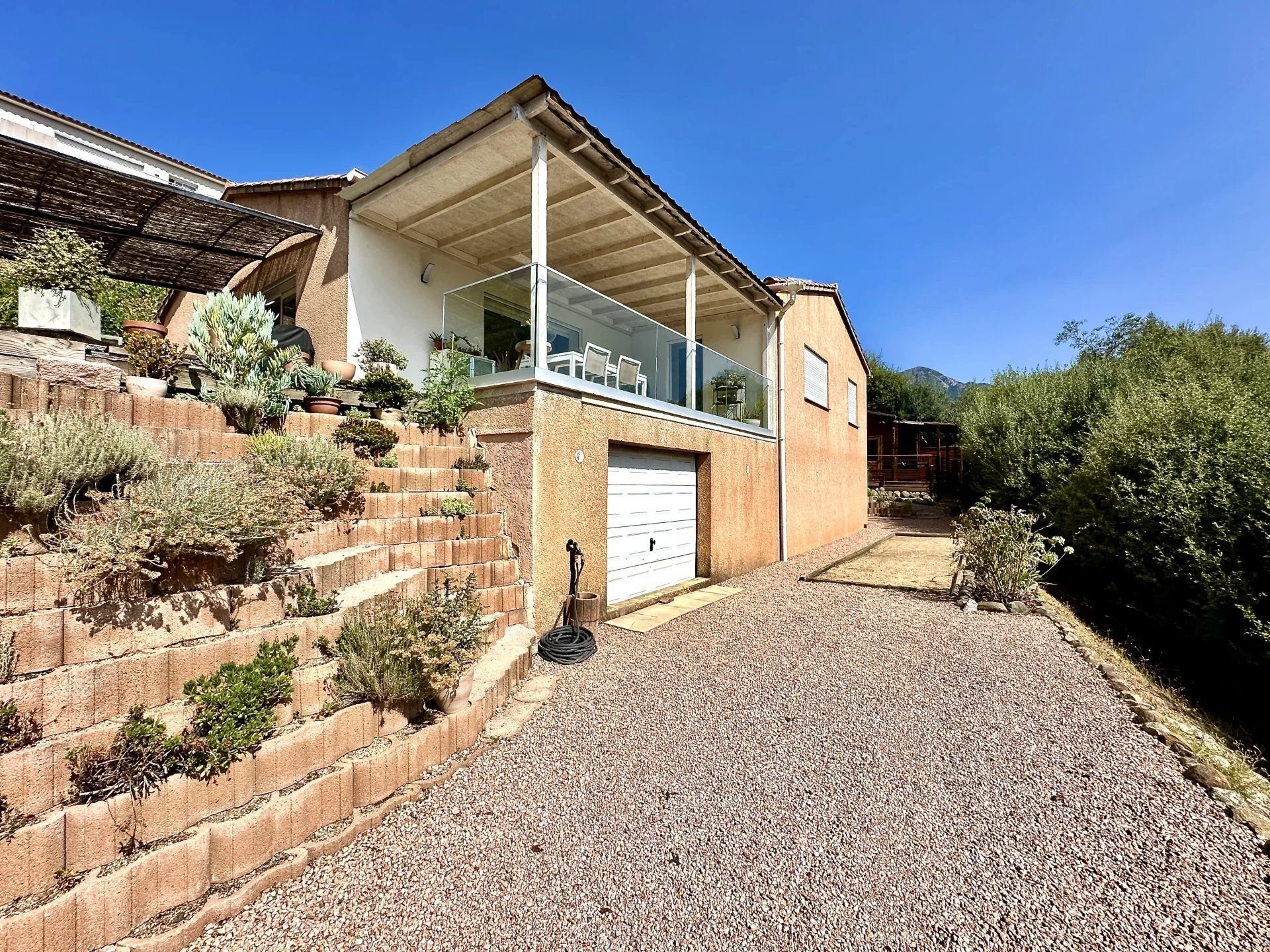 Belle Villa  avec Vue Panoramique sur les Montagnes