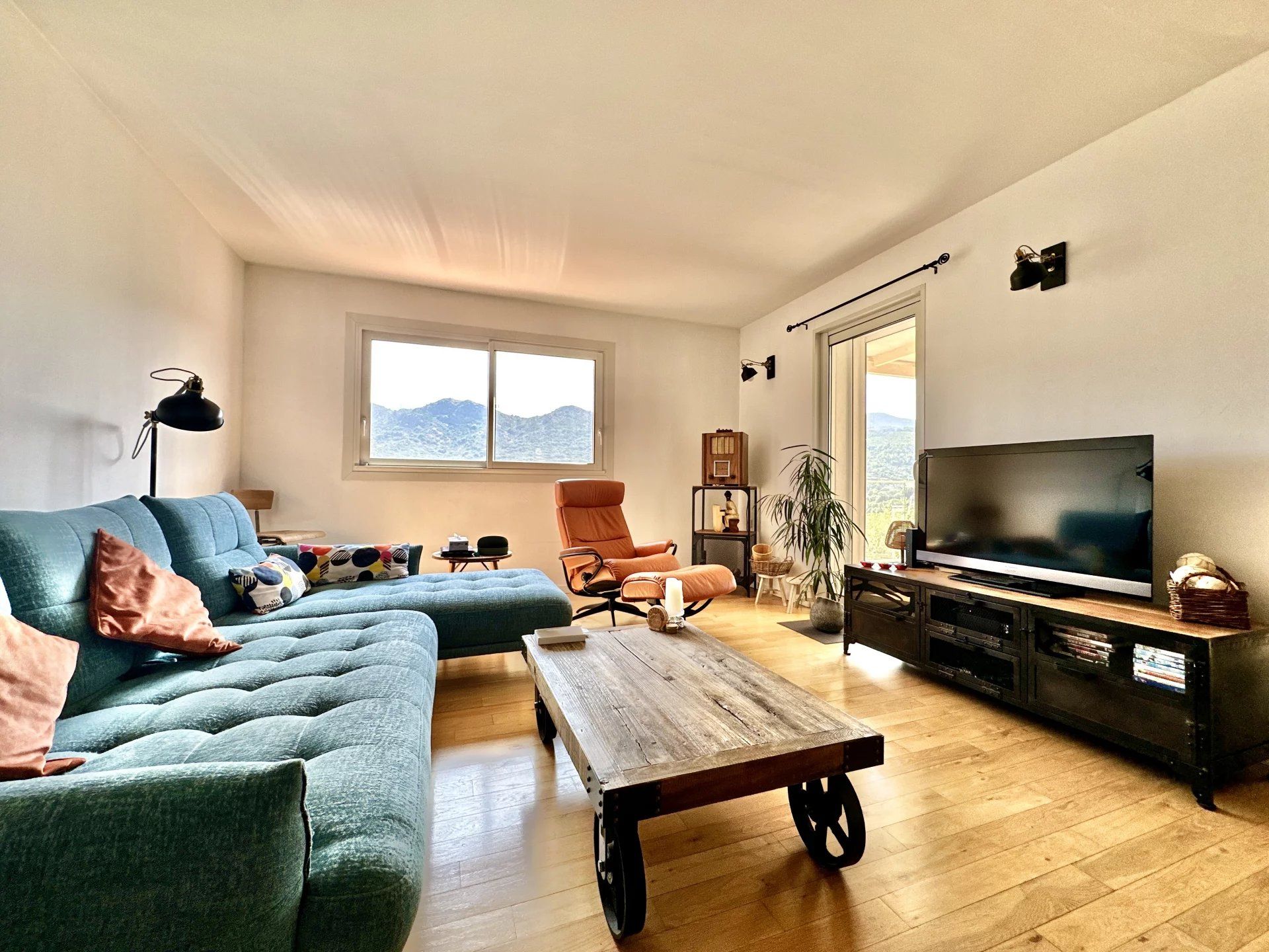 Belle Villa  avec Vue Panoramique sur les Montagnes