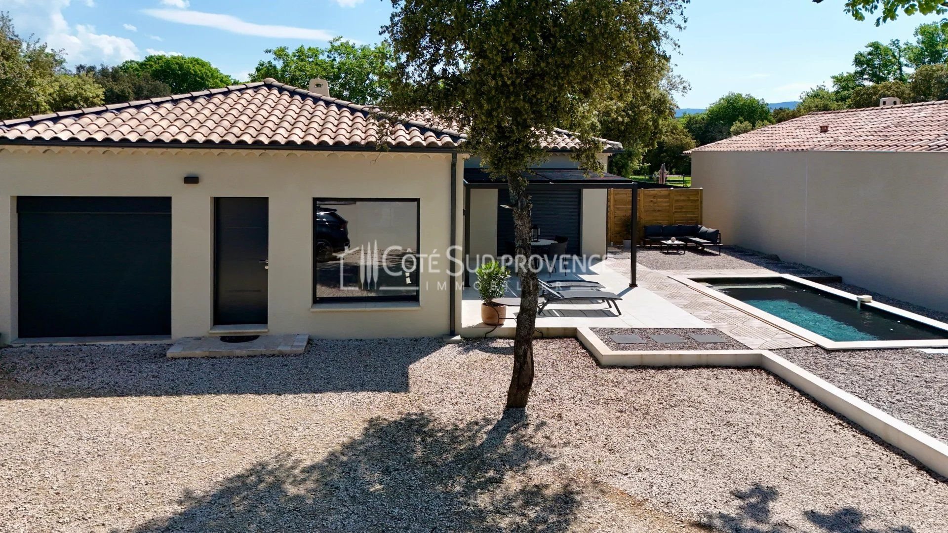 VILLA CONTEMPORAINE AVEC PISCINE SAINT-DIDIER