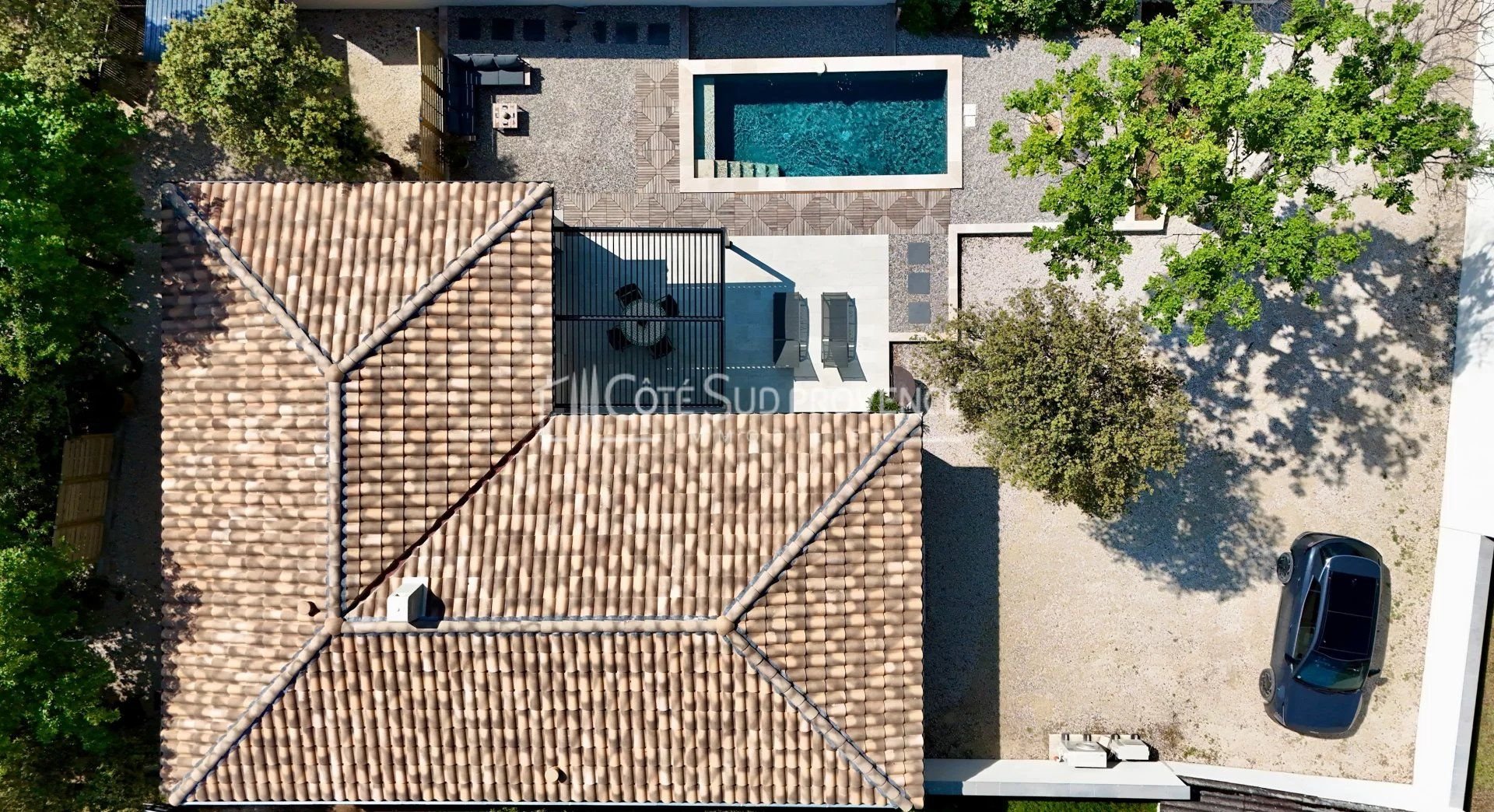 VILLA CONTEMPORAINE AVEC PISCINE SAINT-DIDIER