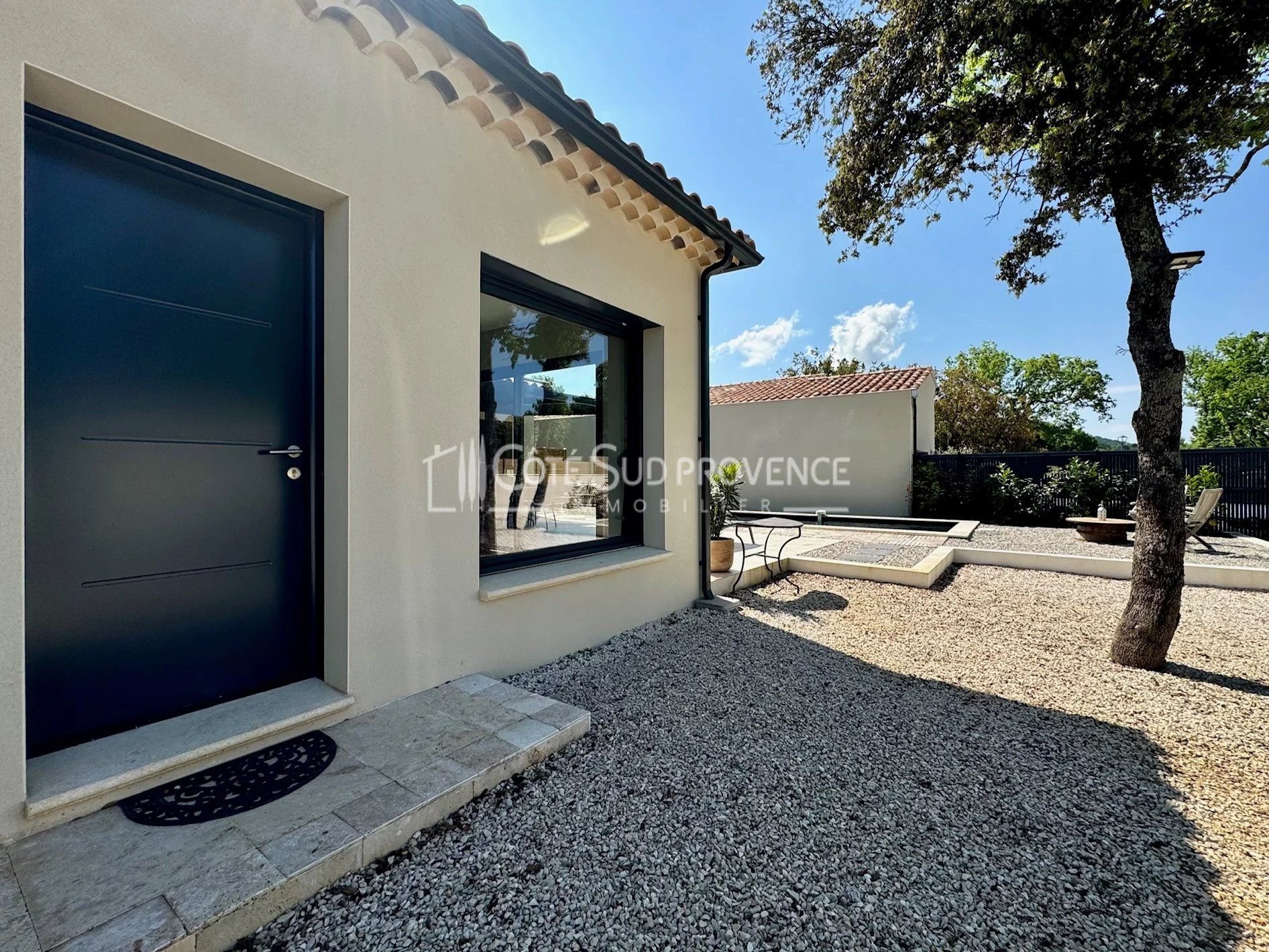 VILLA CONTEMPORAINE AVEC PISCINE SAINT-DIDIER