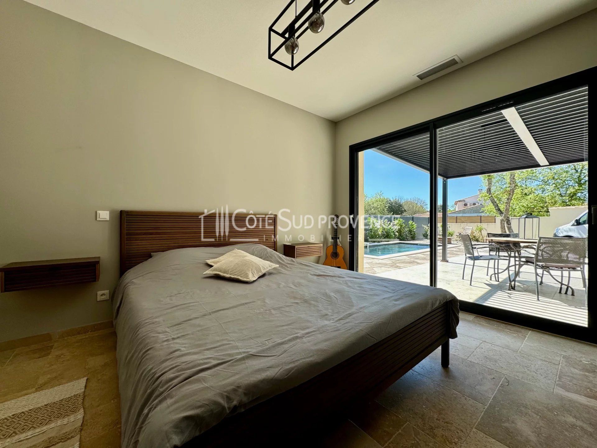 VILLA CONTEMPORAINE AVEC PISCINE SAINT-DIDIER