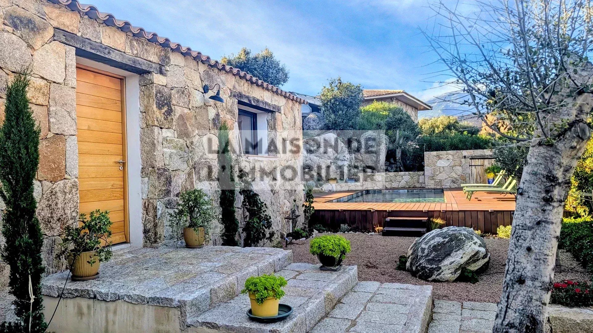 Maison de type bergerie avec piscine