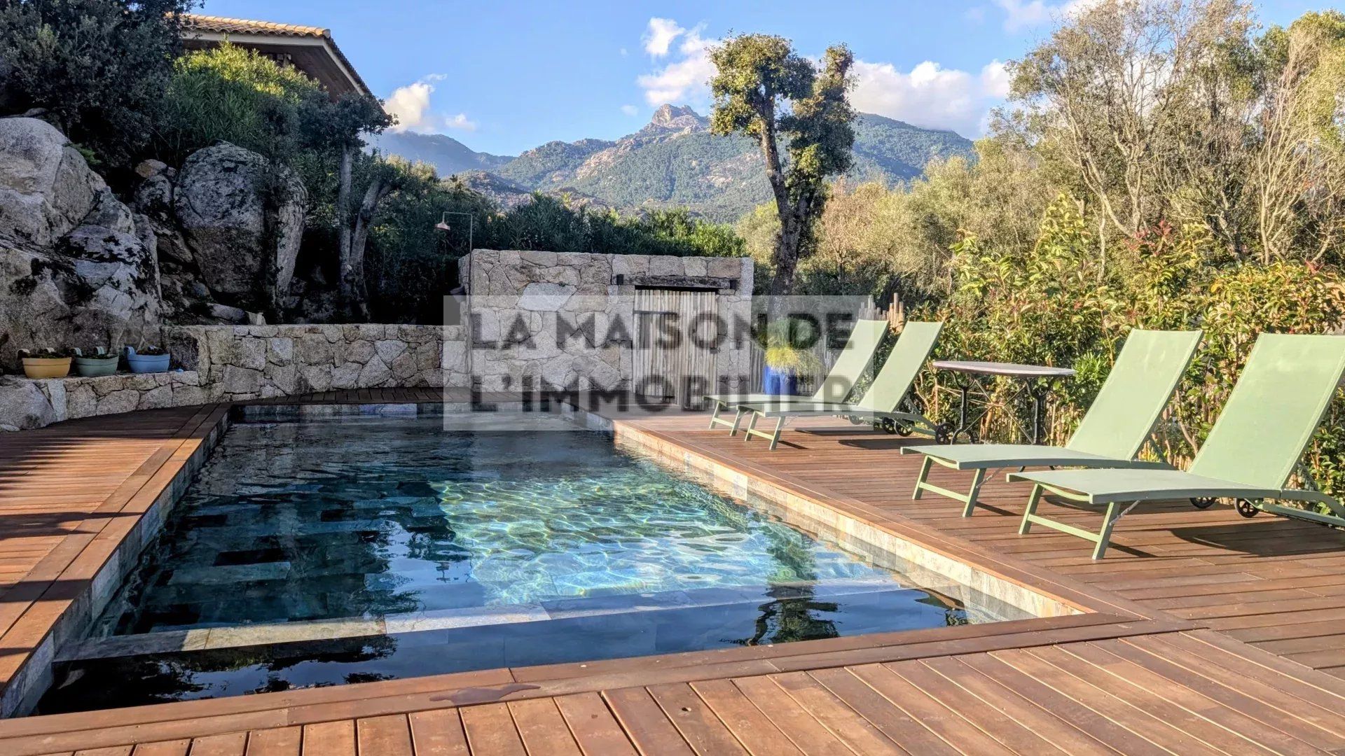 Maison de type bergerie avec piscine