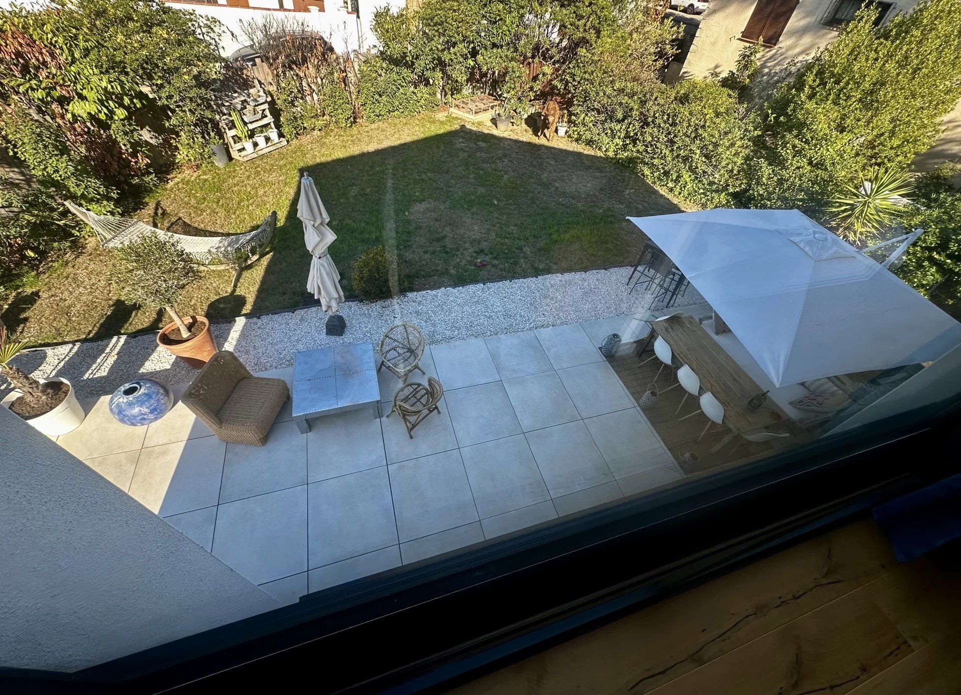 Vaste villa familiale 157 m² – 4 chambres – Rénovation premium 2022 – Terrain 740 m² avec piscine