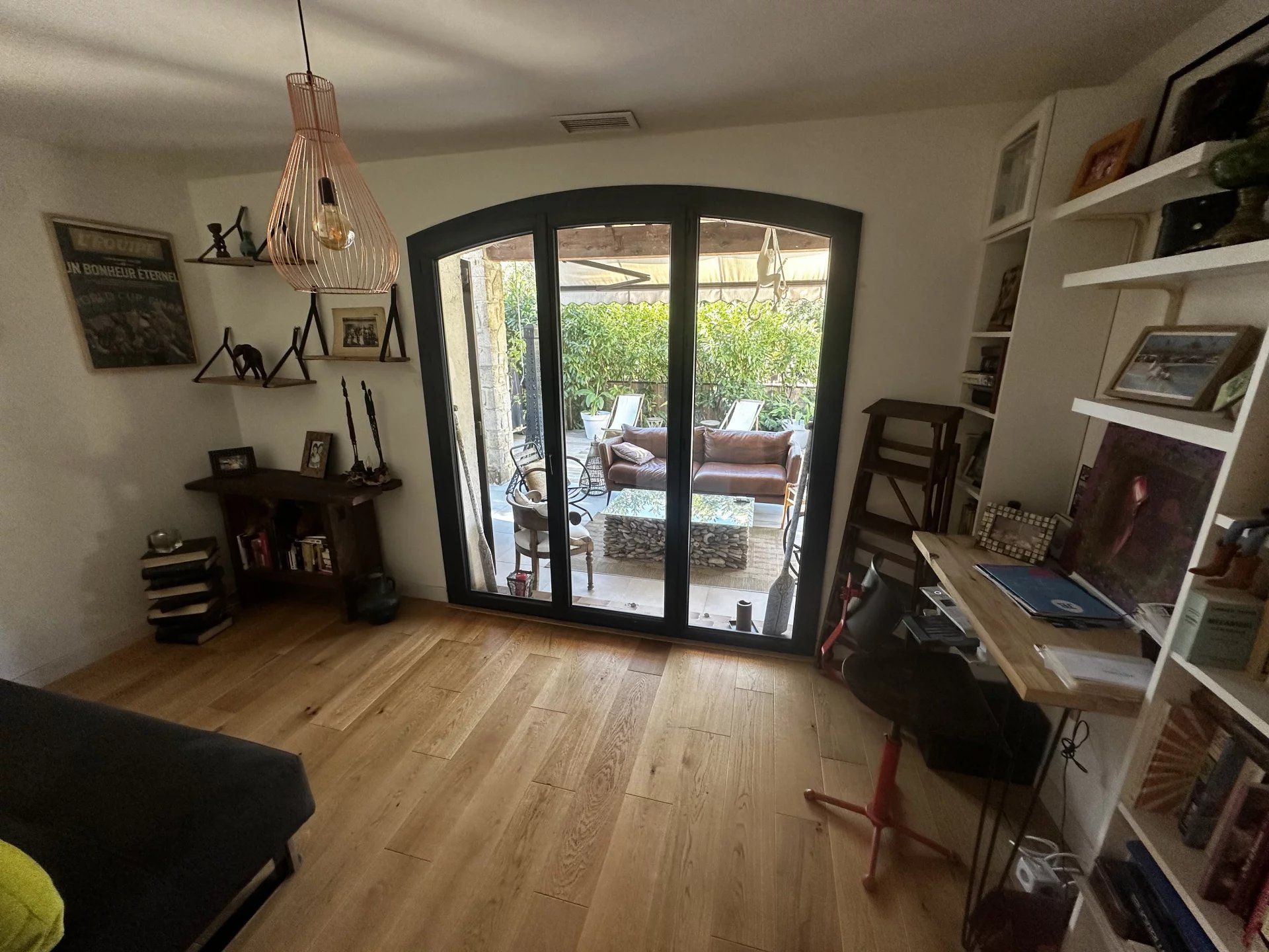 Vaste villa familiale 157 m² – 4 chambres – Rénovation premium 2022 – Terrain 740 m² avec piscine