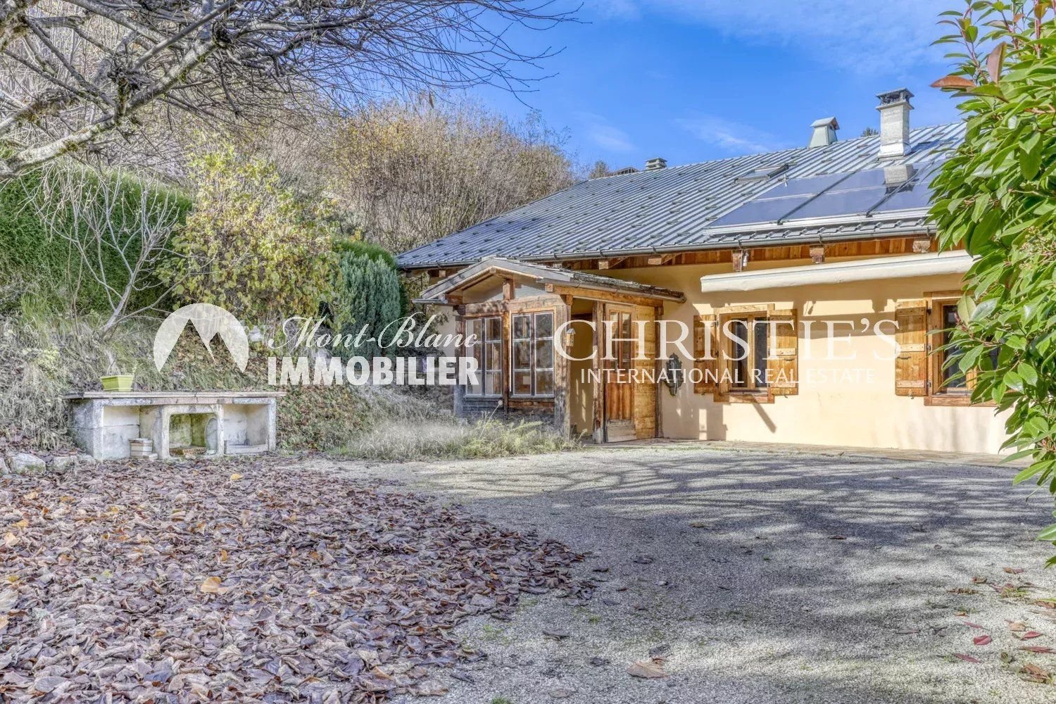 Authentique ferme à rénover – Terrain constructible et vue dégagée