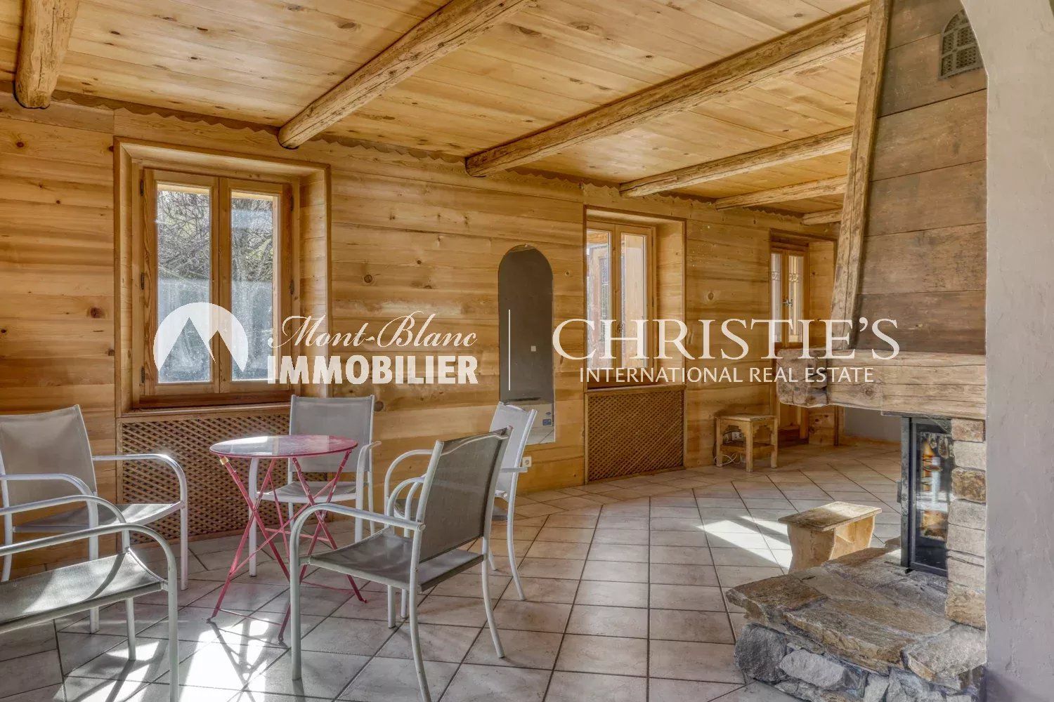 Authentique ferme à rénover – Terrain constructible et vue dégagée
