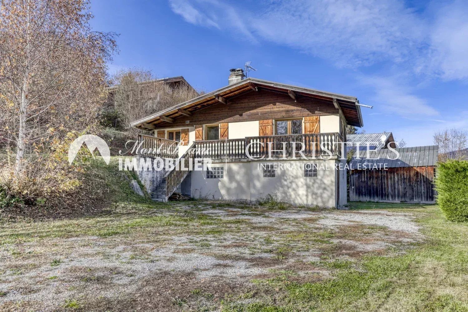 Authentique ferme à rénover – Terrain constructible et vue dégagée
