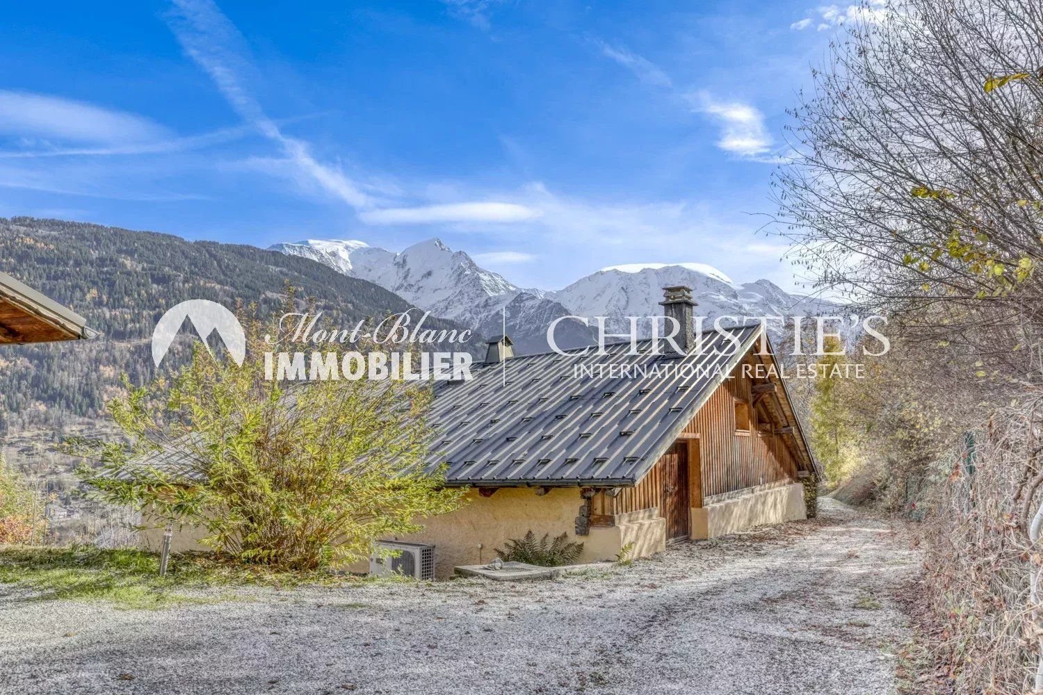 Authentique ferme à rénover – Terrain constructible et vue dégagée