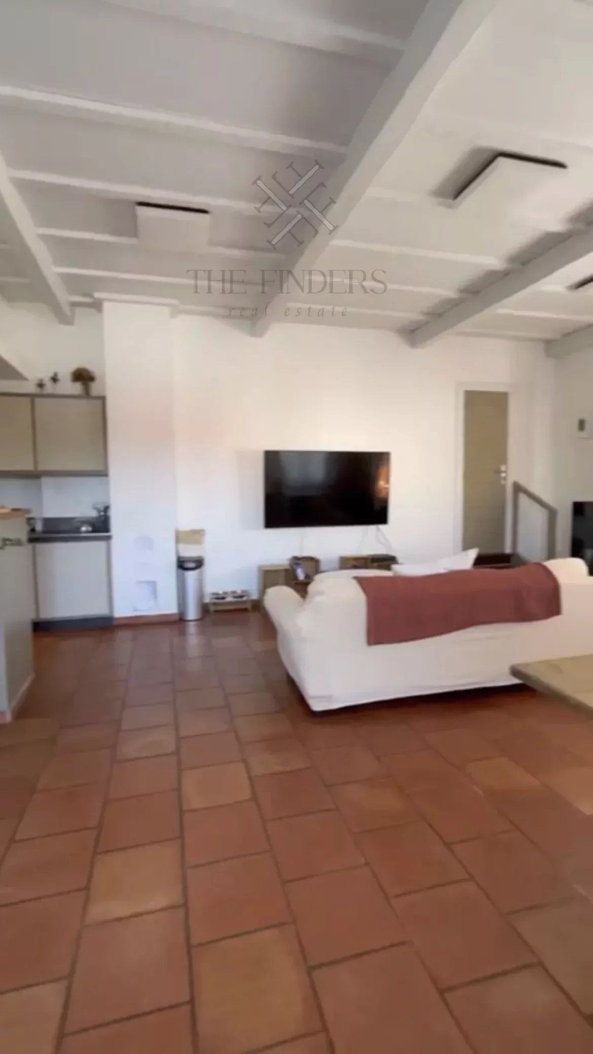 Entrepôt à vendre - Usage mixte professionnel et habitation