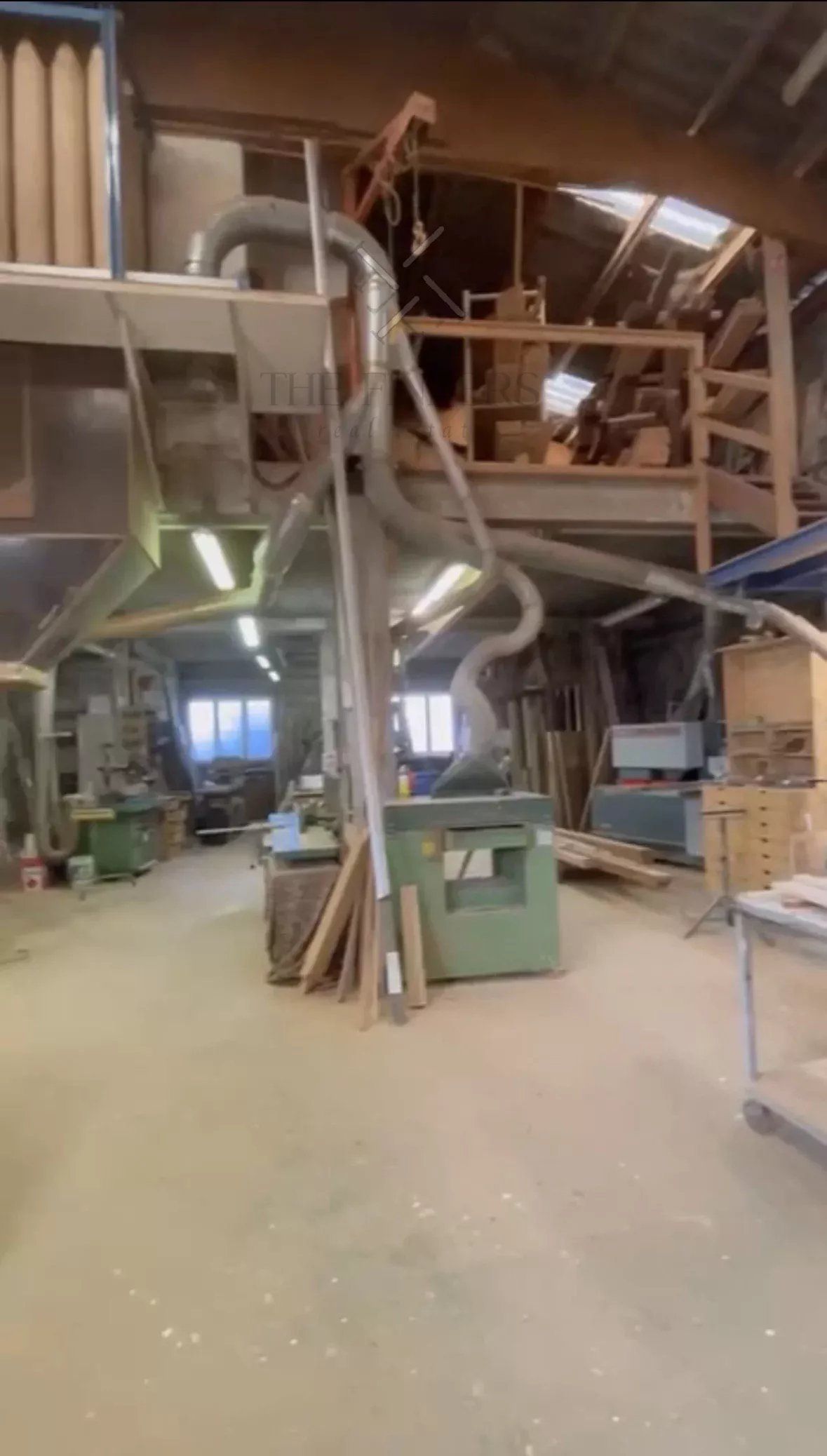 Entrepôt à vendre - Usage mixte professionnel et habitation