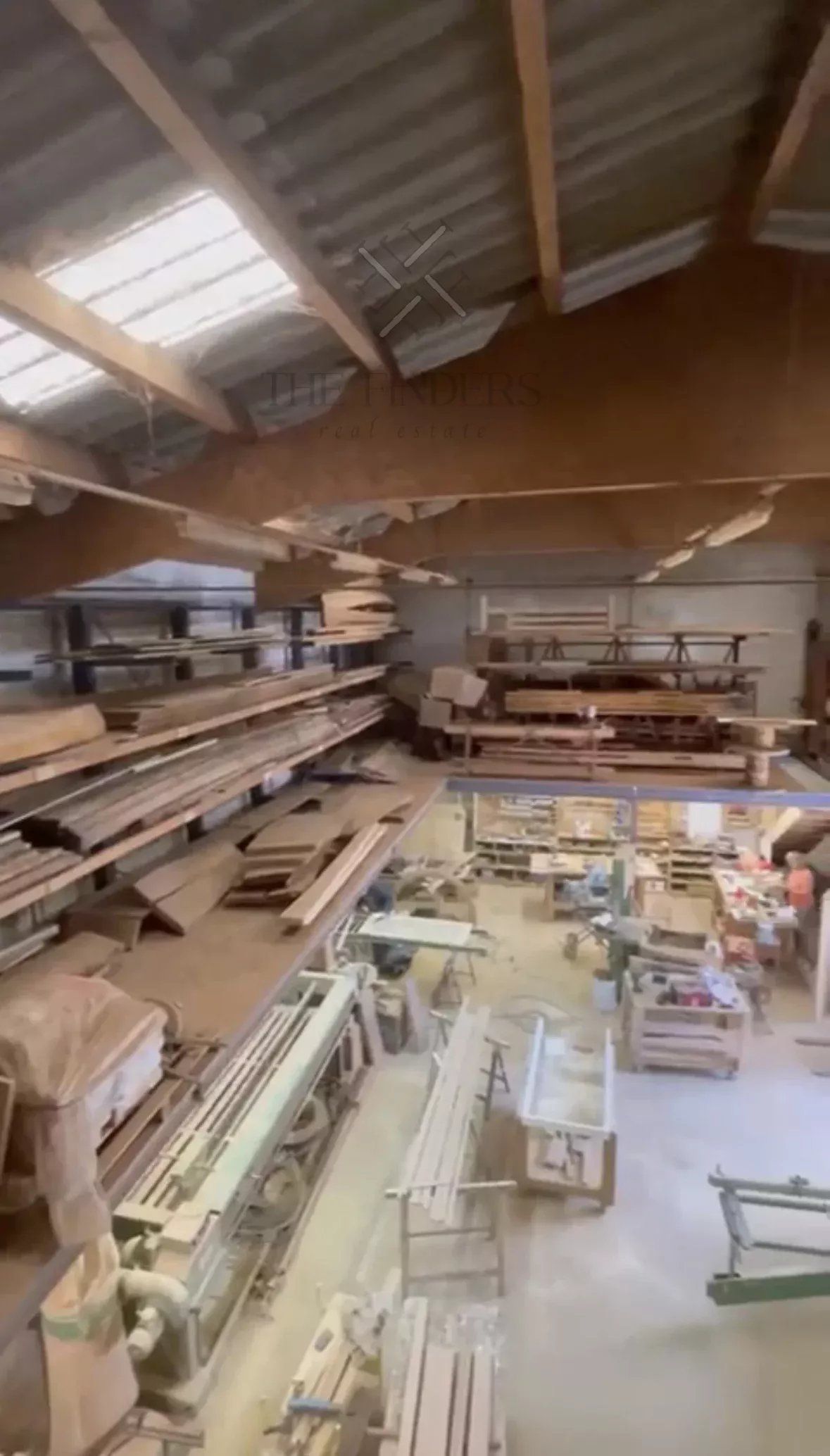 Entrepôt à vendre - Usage mixte professionnel et habitation