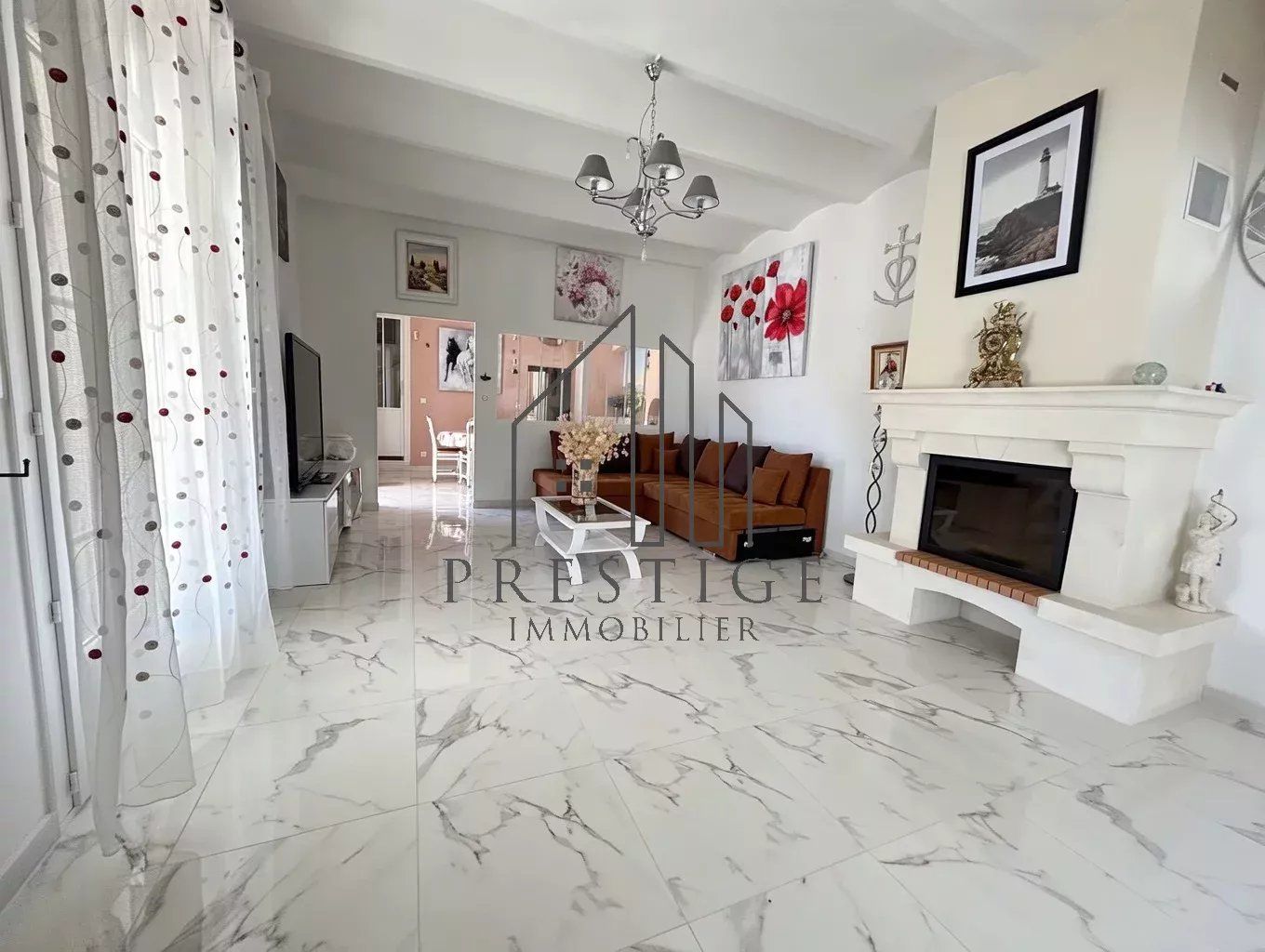 MAS AVEC DEPENDANCES ET PISCINE SUR 2972m² DE TERRAIN