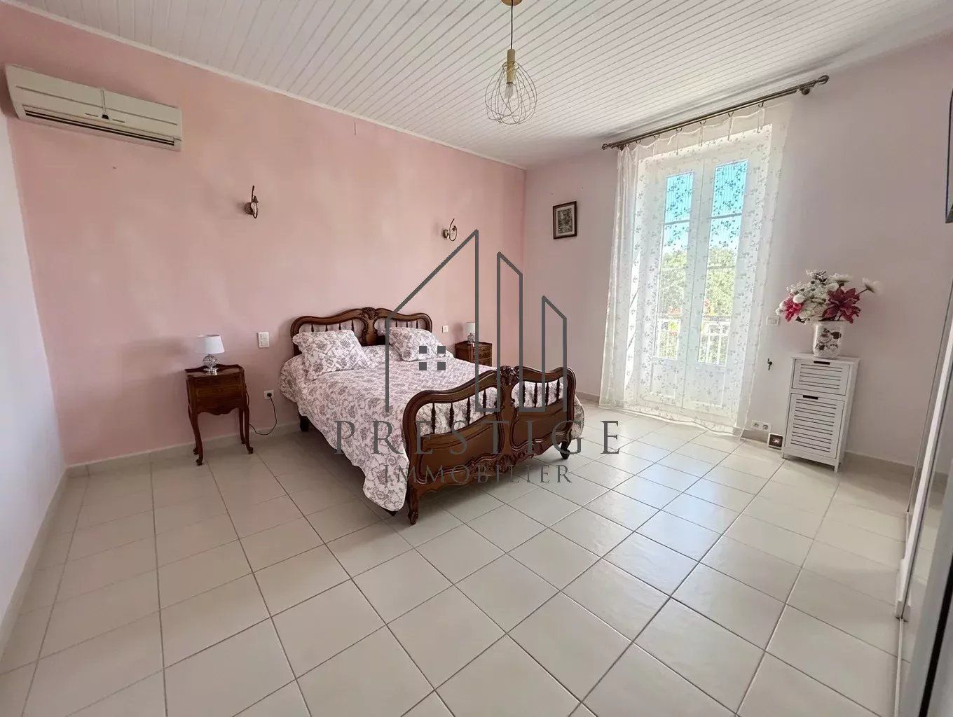 MAS AVEC DEPENDANCES ET PISCINE SUR 2972m² DE TERRAIN