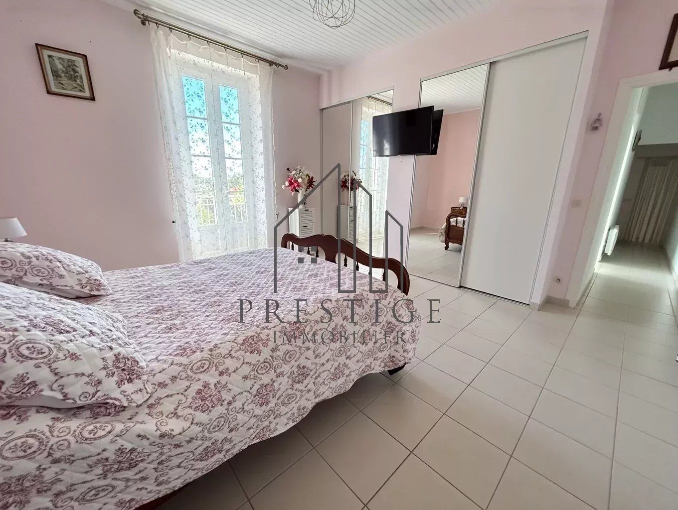 MAS AVEC DEPENDANCES ET PISCINE SUR 2972m² DE TERRAIN