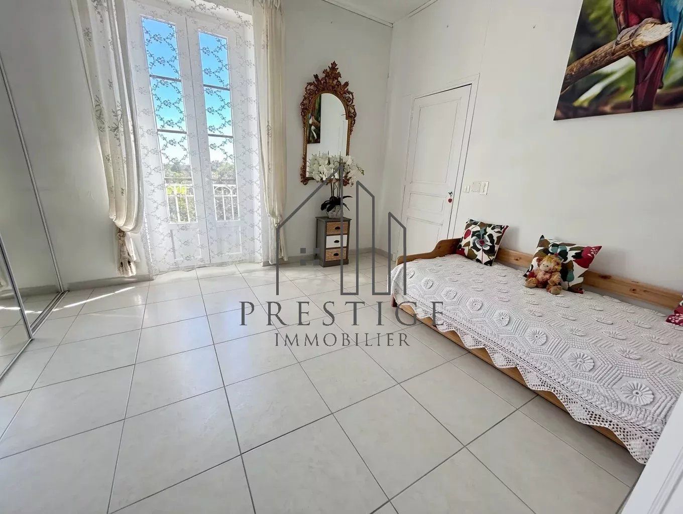 MAS AVEC DEPENDANCES ET PISCINE SUR 2972m² DE TERRAIN