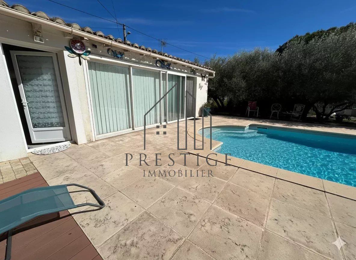 MAS AVEC DEPENDANCES ET PISCINE SUR 2972m² DE TERRAIN