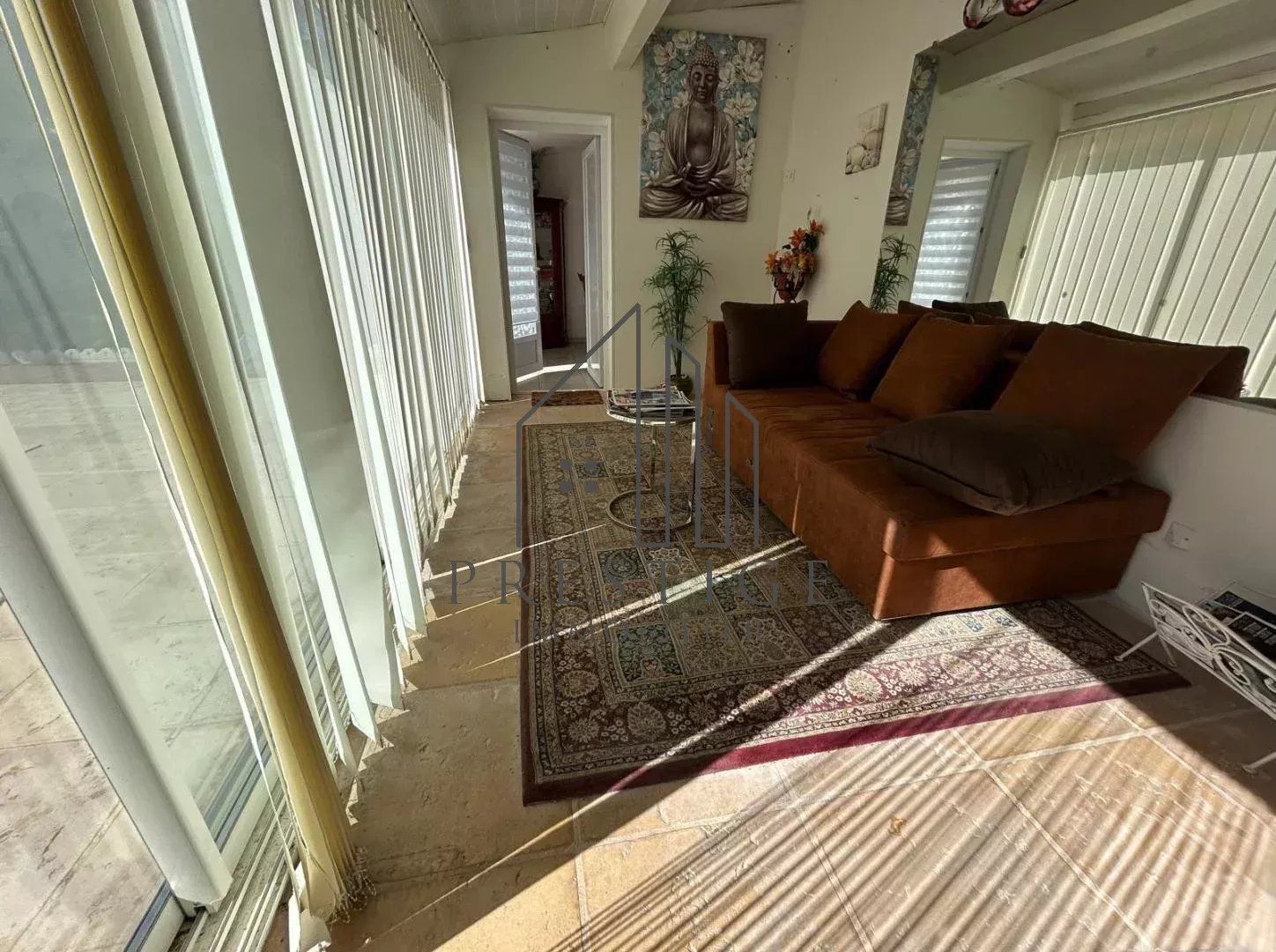 MAS AVEC DEPENDANCES ET PISCINE SUR 2972m² DE TERRAIN