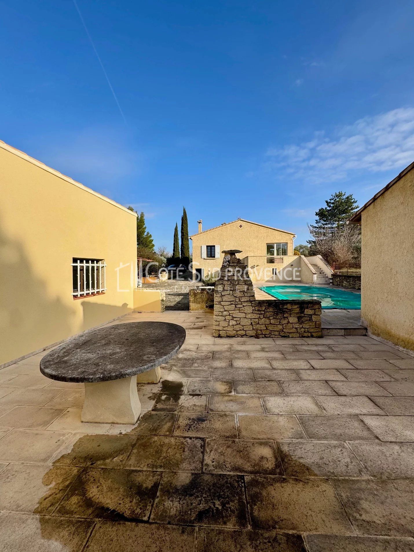 VILLA PISCINE GARAGE LA ROQUE SUR PERNES
