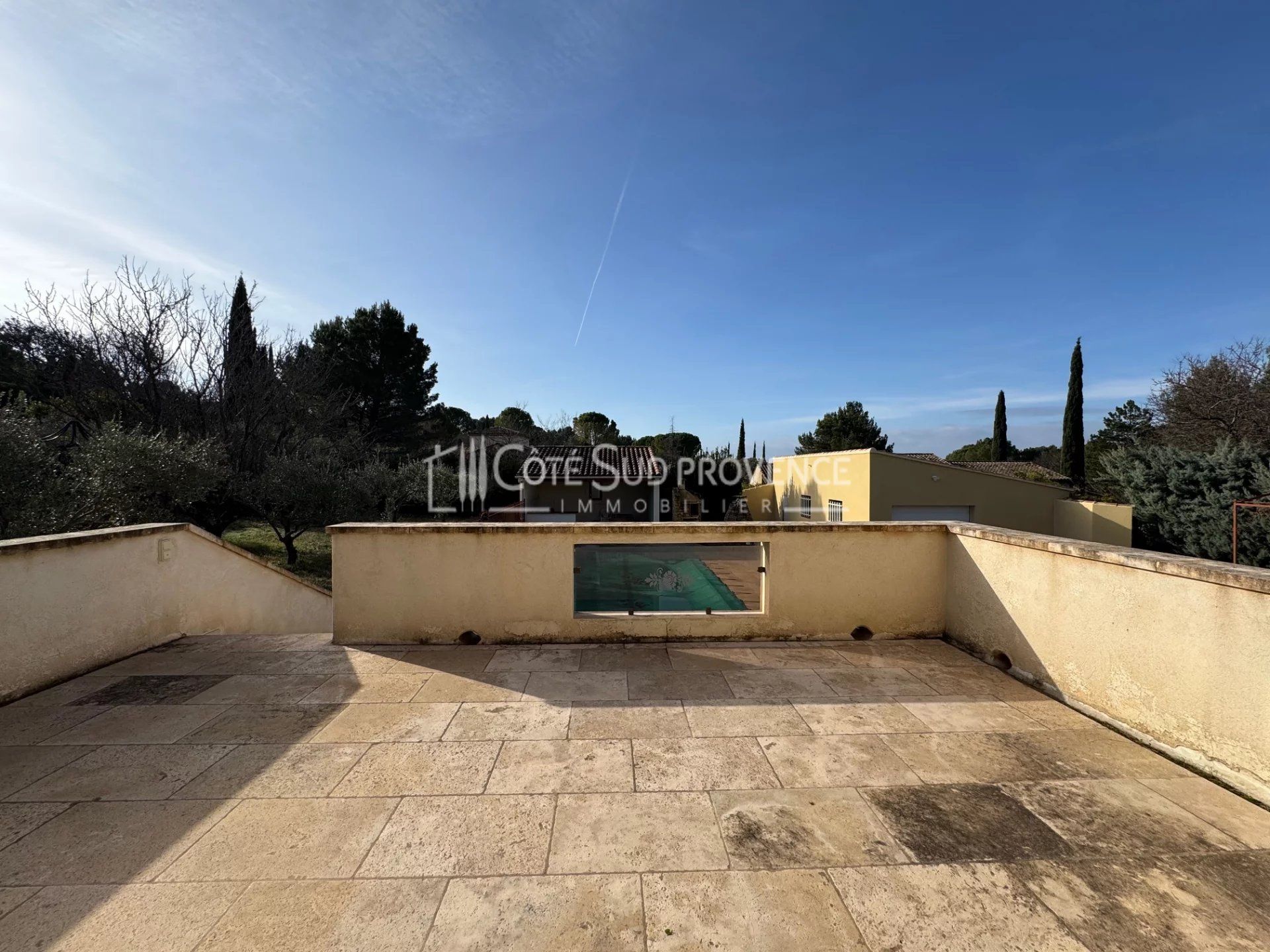 VILLA PISCINE GARAGE LA ROQUE SUR PERNES