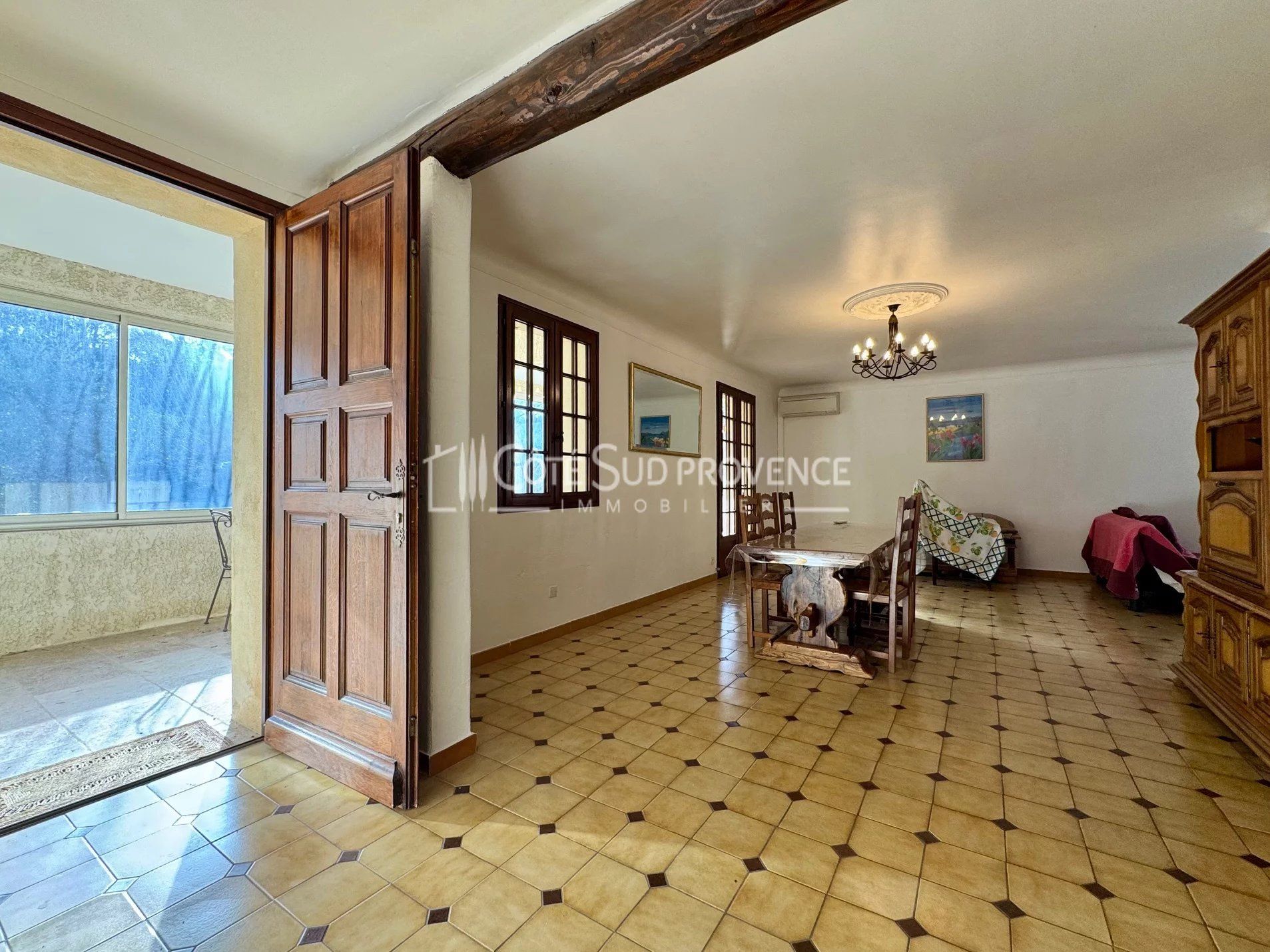 VILLA PISCINE GARAGE LA ROQUE SUR PERNES