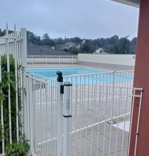Nîmes, Route d'Uzès district, 90m2 apartment, 2 bedrooms, 30m2 terrace with view, garage, elevator, pool
