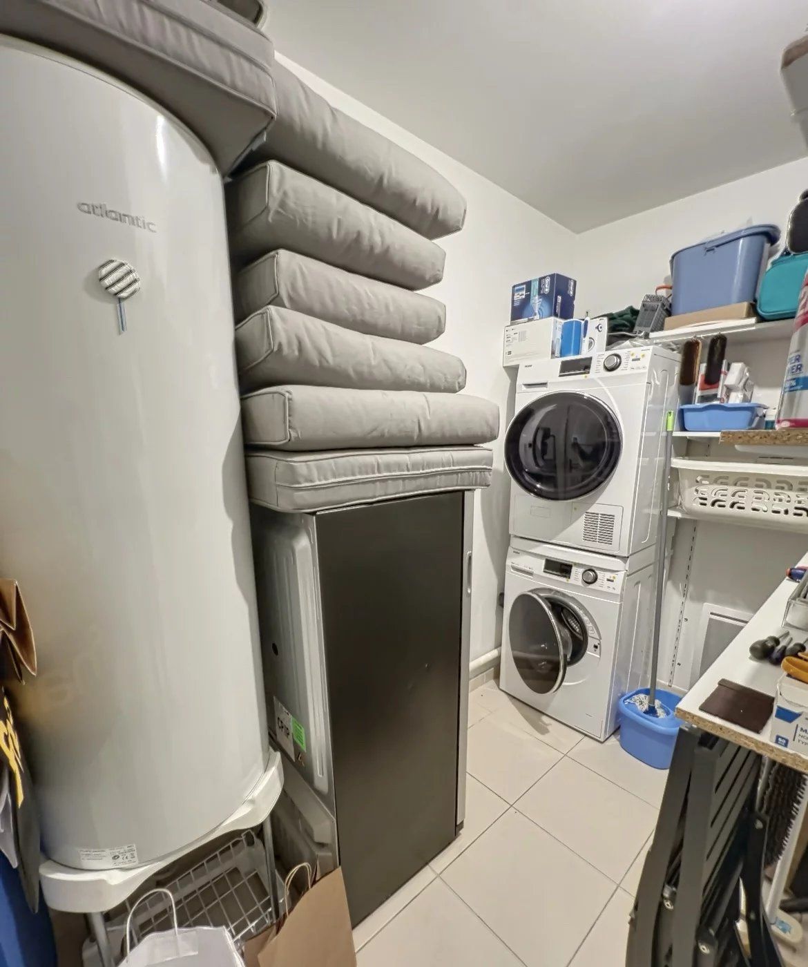 Nîmes, Route d'Uzès district, 90m2 apartment, 2 bedrooms, 30m2 terrace with view, garage, elevator, pool