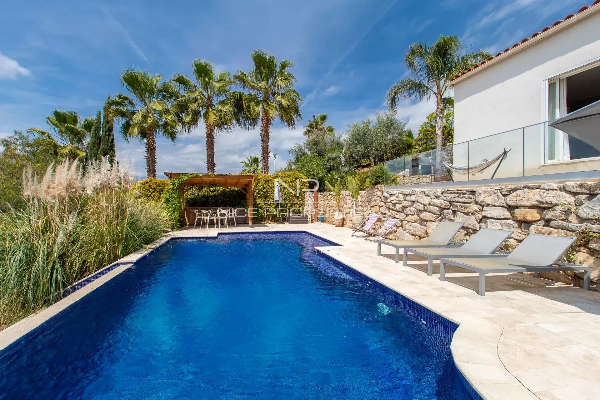 Corniche Fleurie, splendide villa moderne avec vue panoramique collines et mer