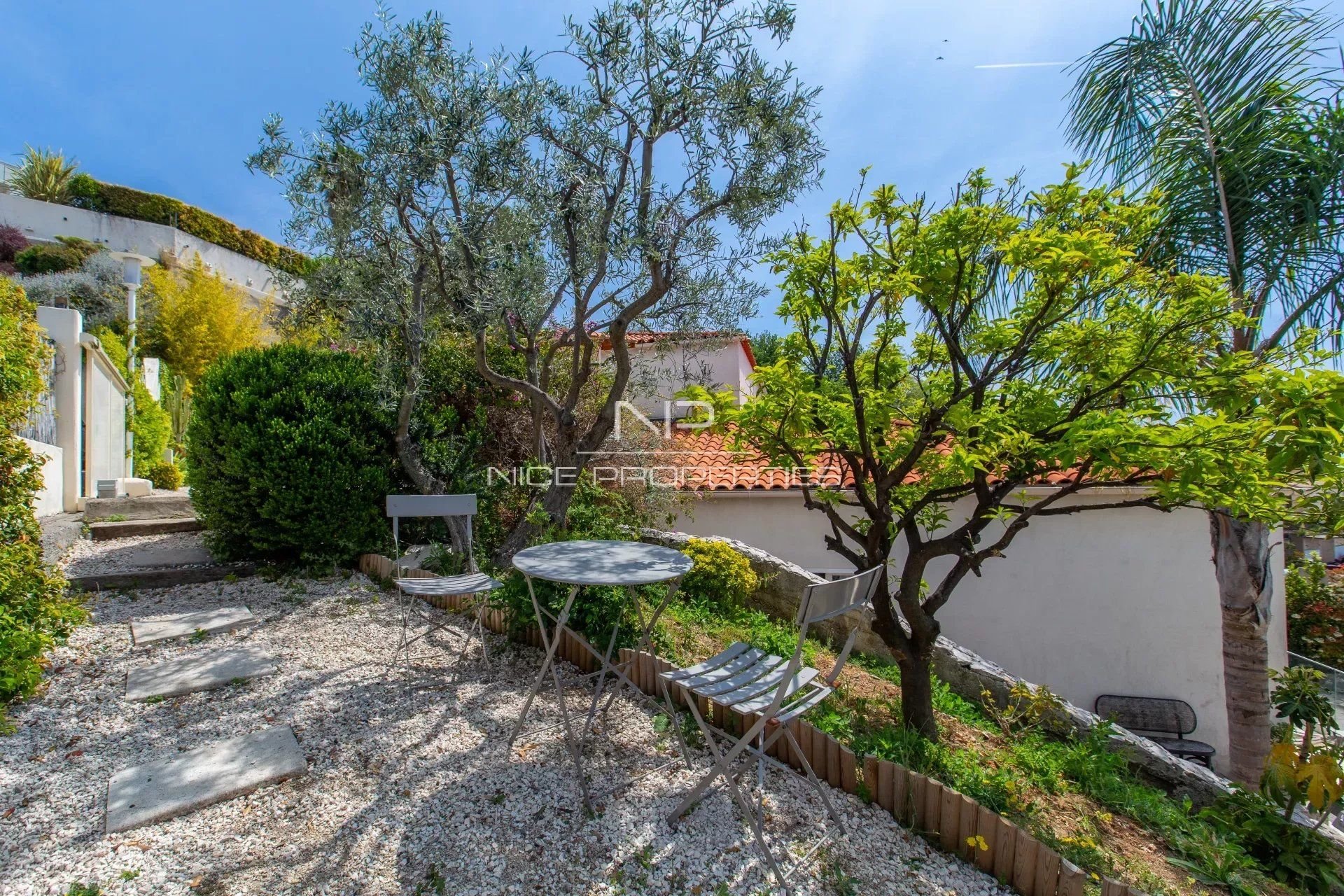 Corniche Fleurie, splendide villa moderne avec vue panoramique collines et mer