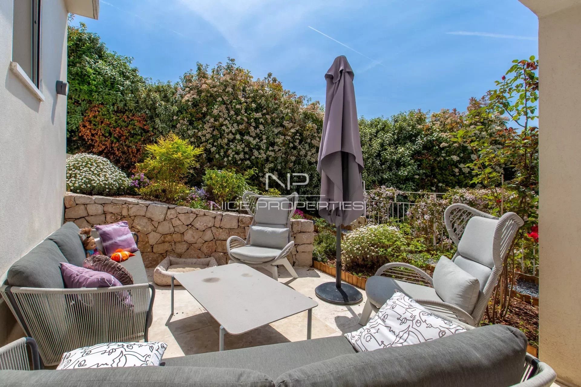 Corniche Fleurie, splendide villa moderne avec vue panoramique collines et mer