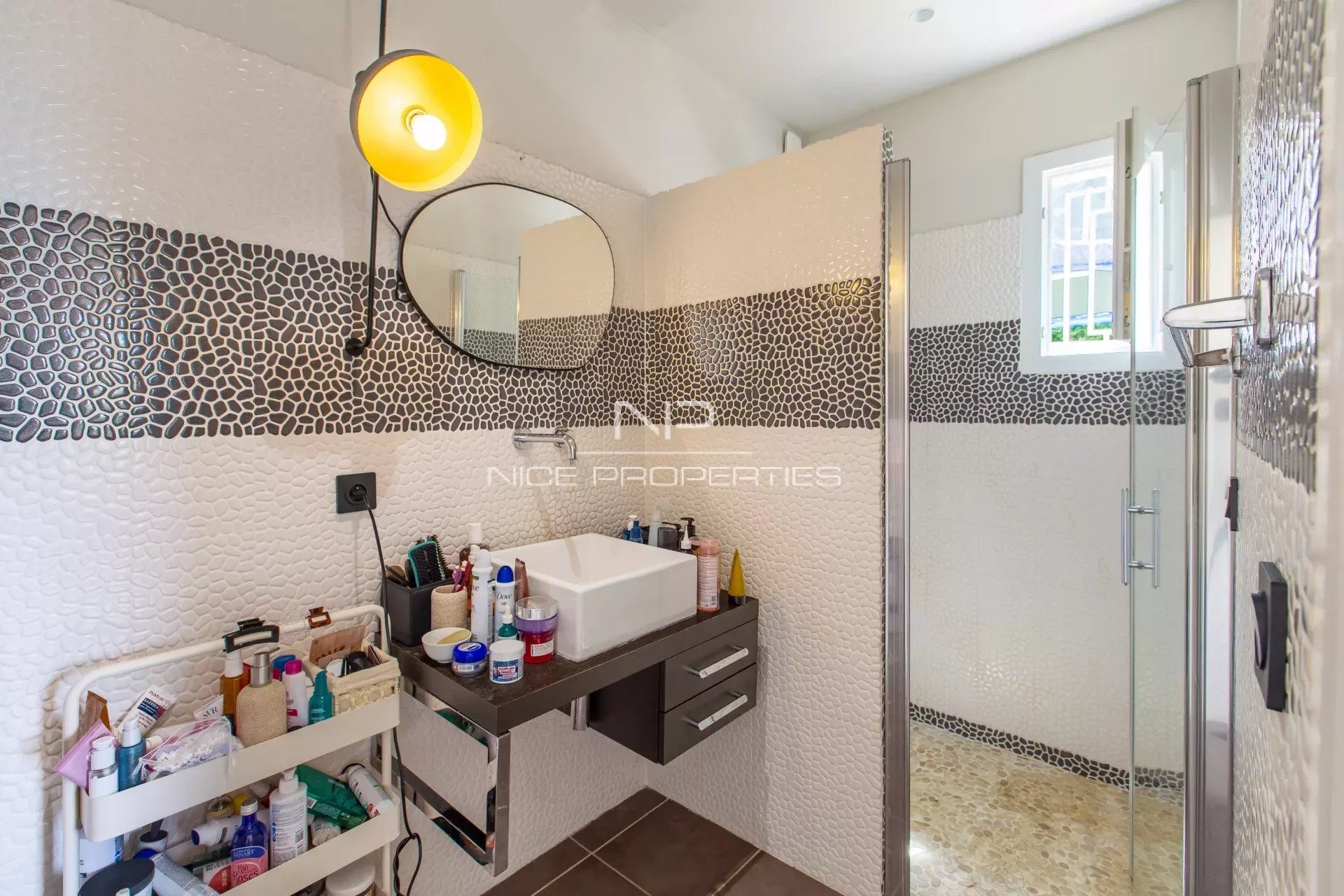 Corniche Fleurie, splendide villa moderne avec vue panoramique collines et mer