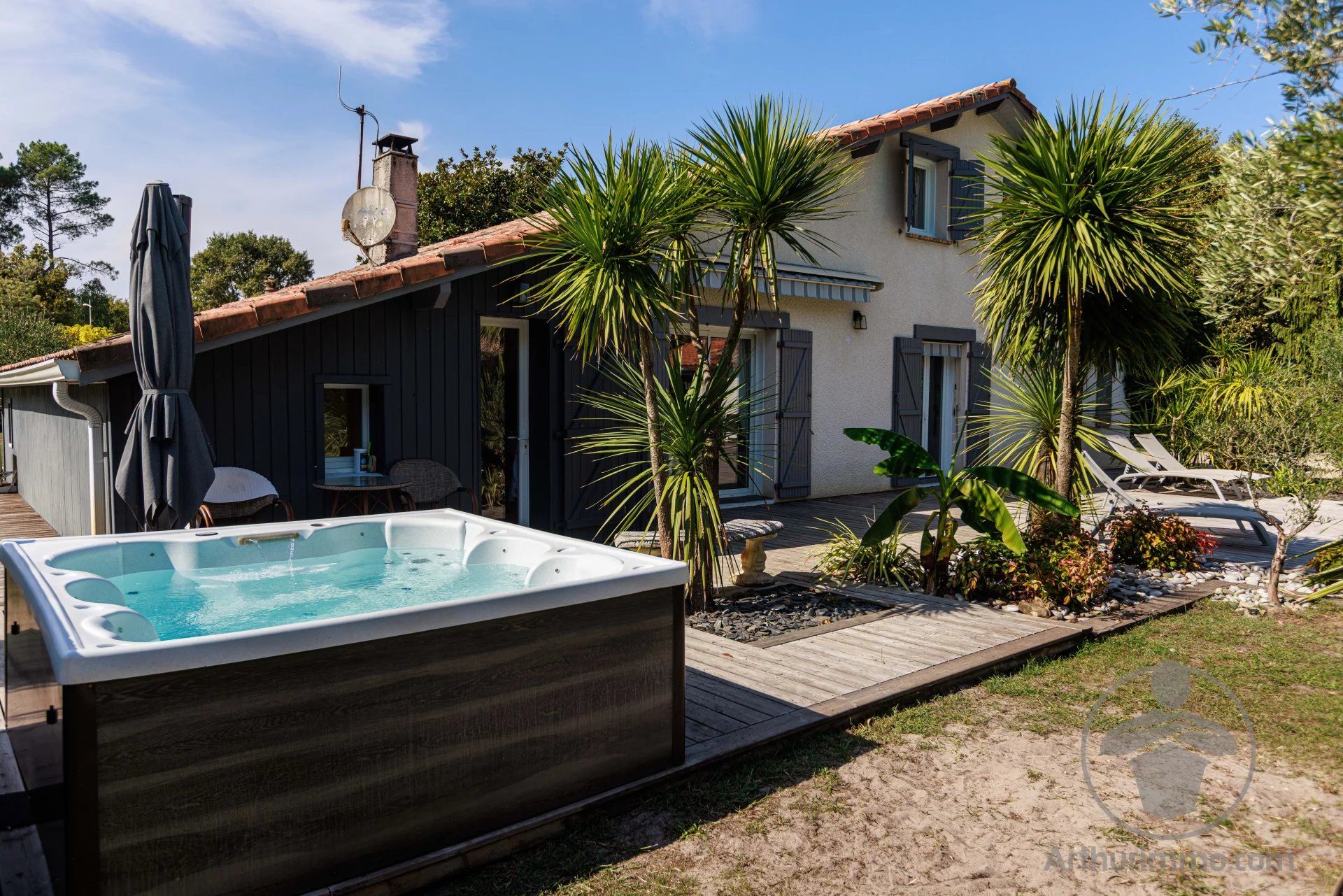 Villa de prestige proche lac Sanguinet