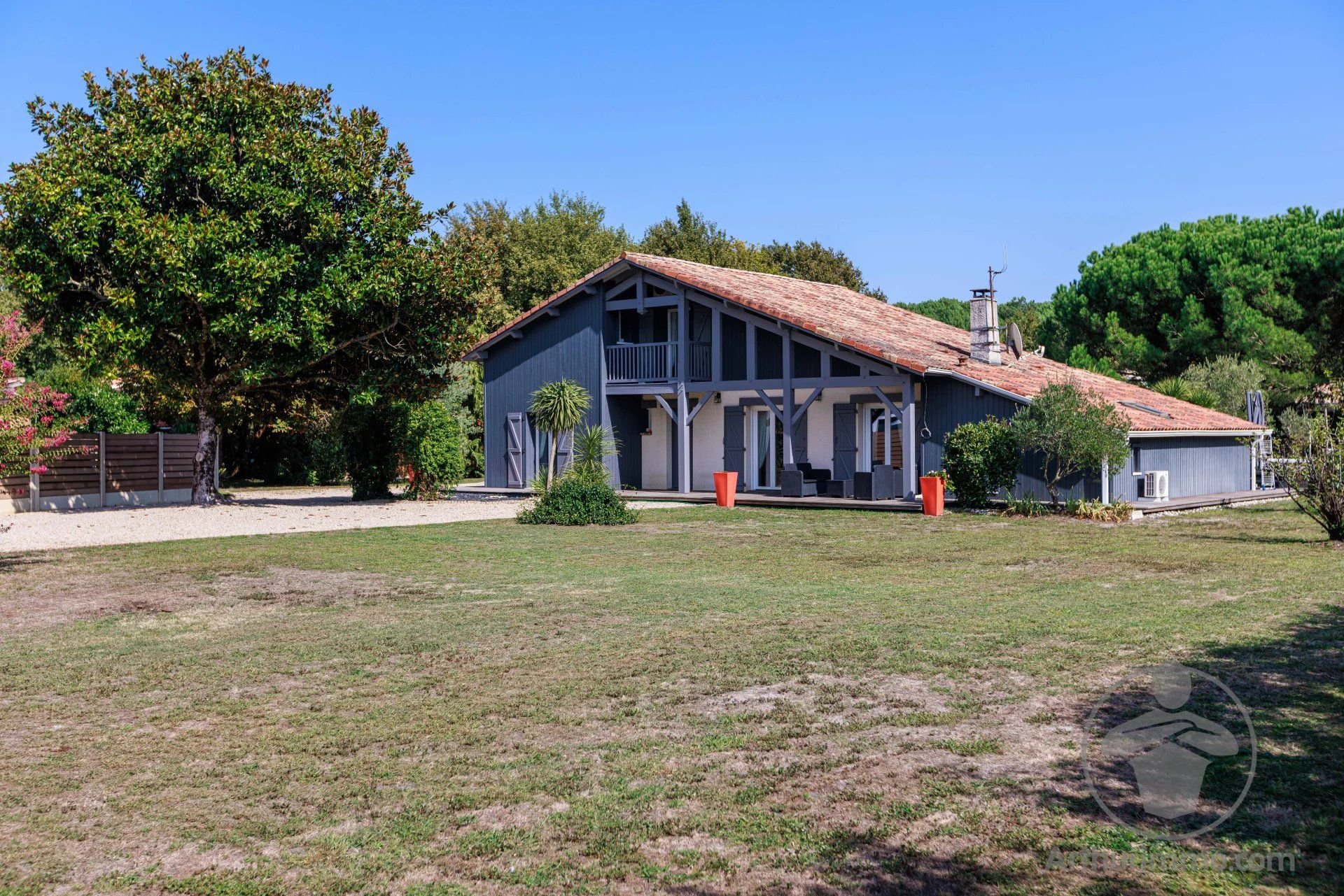 Villa de prestige proche lac Sanguinet