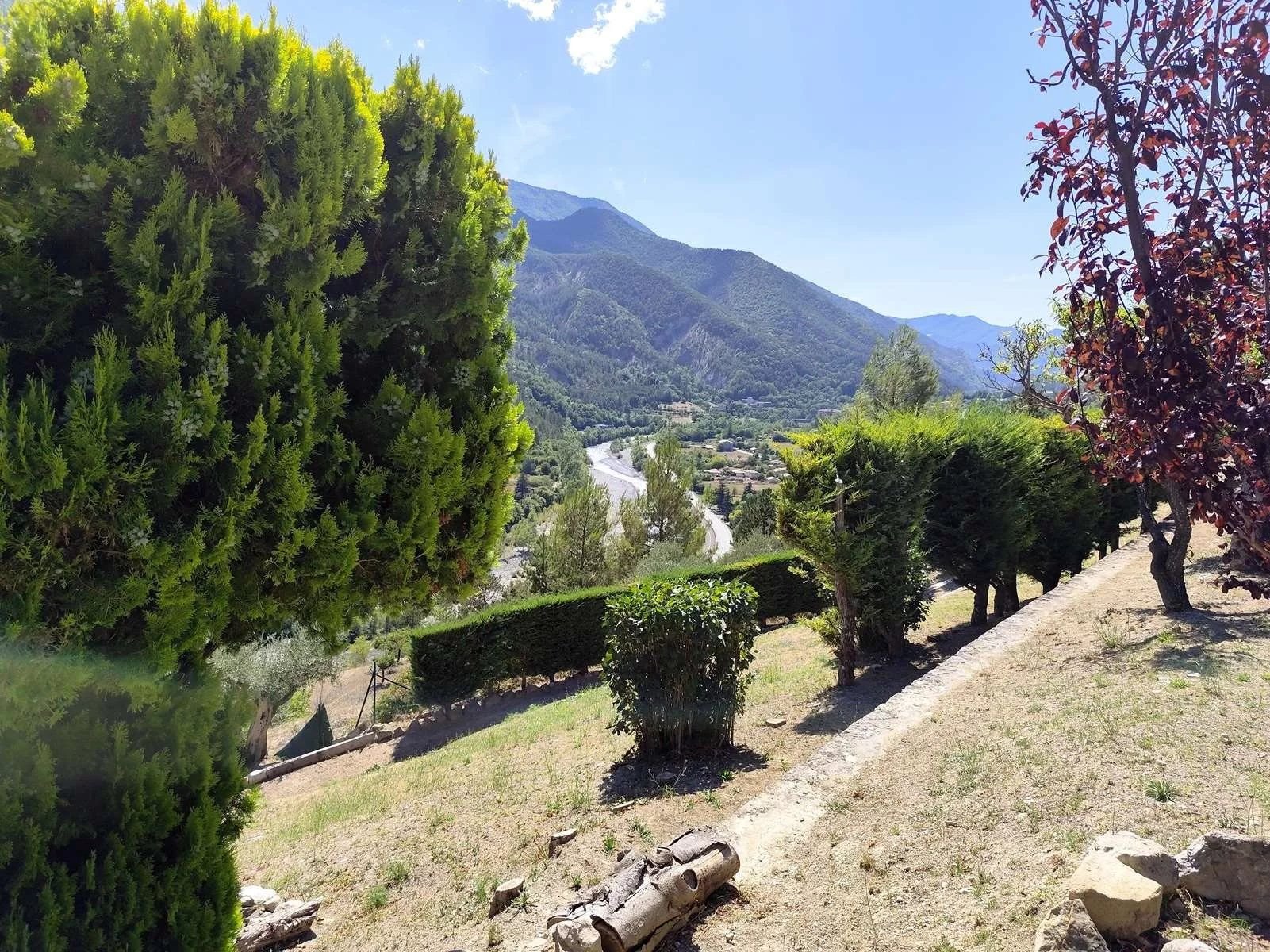 Maison 6 pièces 179 m² - Terrain 6447 m² - Piscine