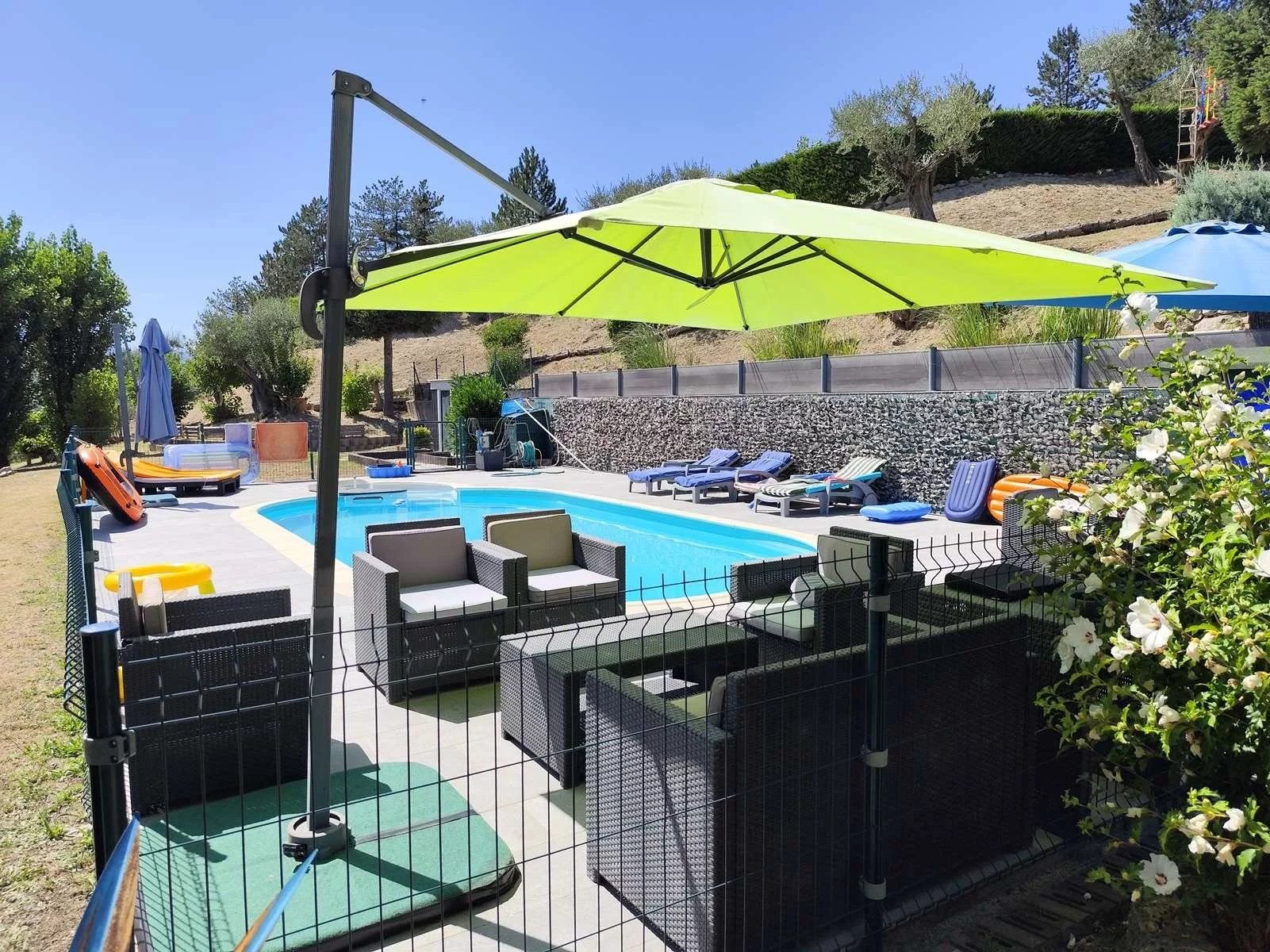 Maison 6 pièces 179 m² - Terrain 6447 m² - Piscine