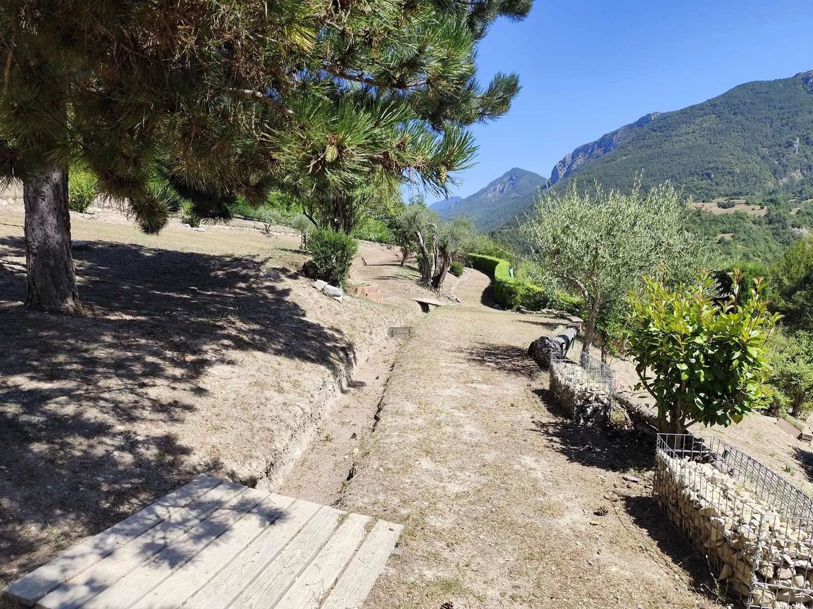 Maison 6 pièces 179 m² - Terrain 6447 m² - Piscine