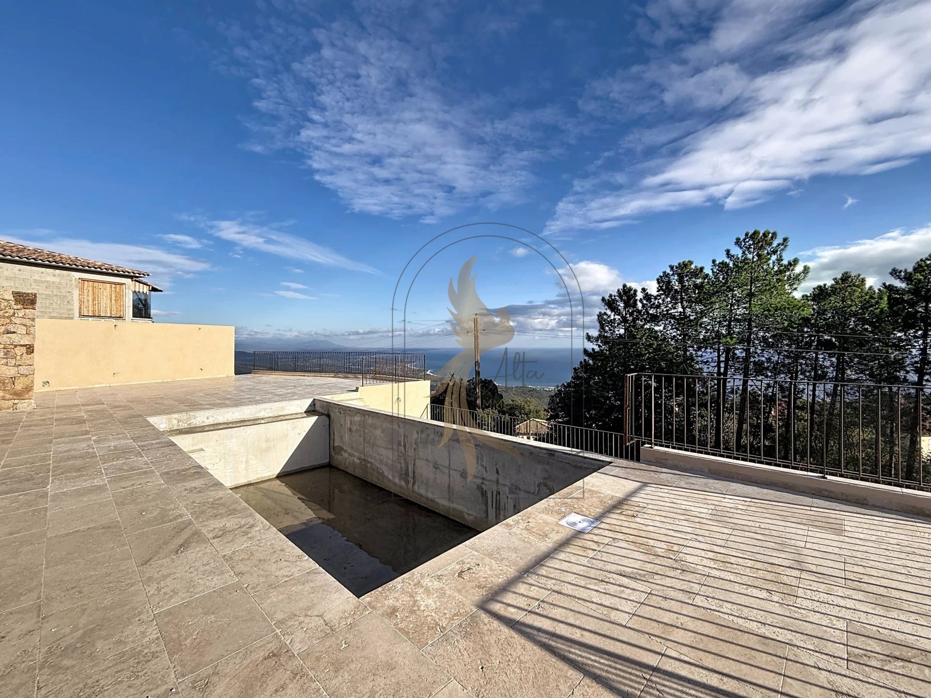 Villa vue mer avec piscine + Appartement