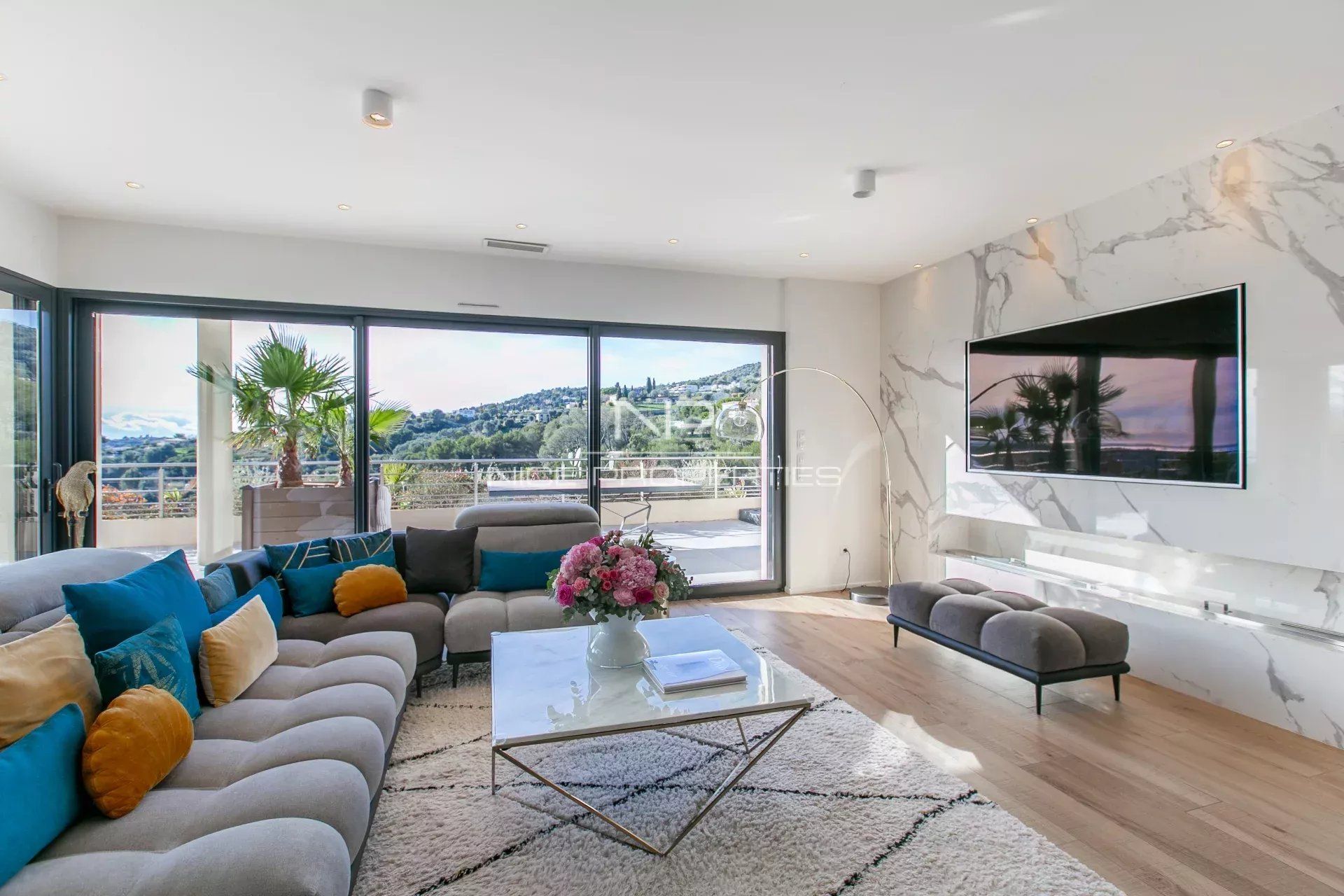 Appartement familial 5 pièces de haut standing avec vaste terrasse vue mer – Gairaut / Rimiez