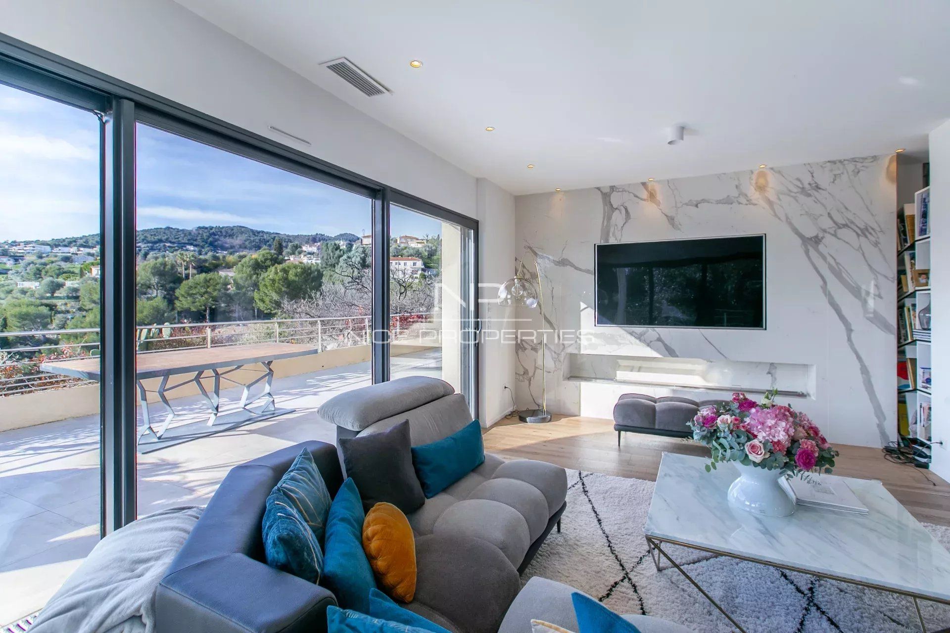 Appartement familial 5 pièces de haut standing avec vaste terrasse vue mer – Gairaut / Rimiez